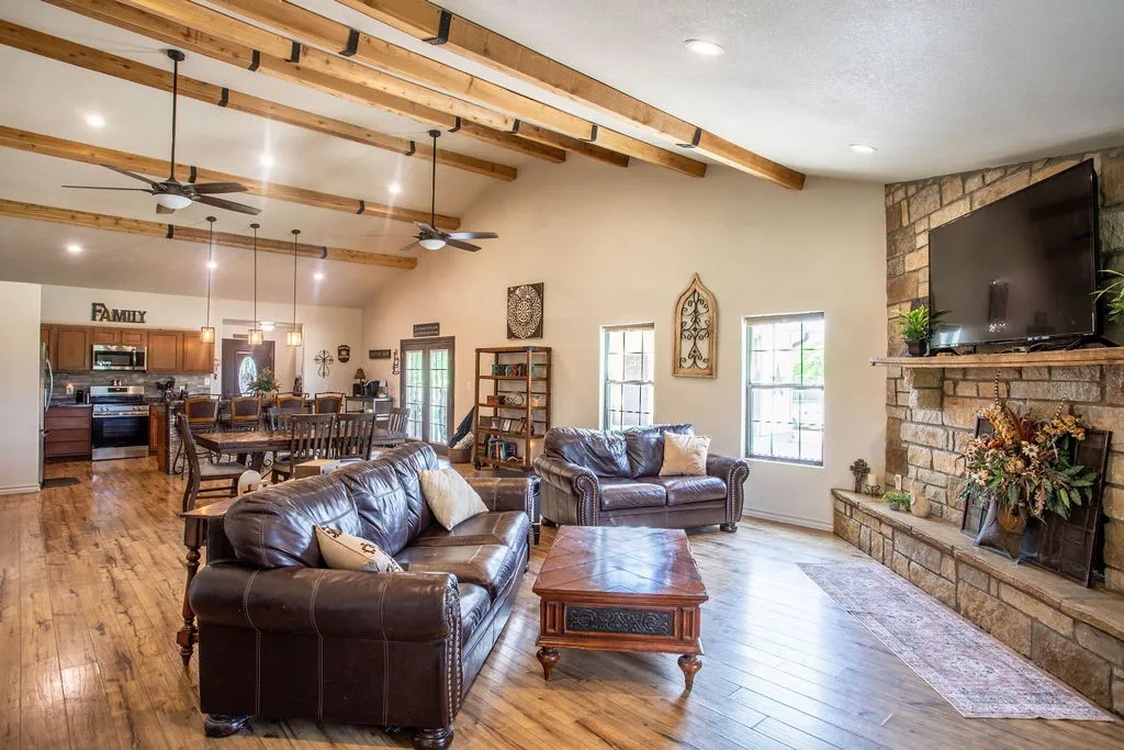 Single Family Residence For Sale in Shackelford County , 307 County Road 148, Albany, Texas 76430, 3 Bedroom, 2 Bathroom, Garage spaces, 2,009 Sqft, built in 2016, mls#21294606, Real Estate Agent in Albany, Homes For Sale in Shackelford county, Homes For Sale in Albany, Realtor in Albany Texas, Real Estate Brokerage Independent Realty Texas, Luminita Cordes Realtor