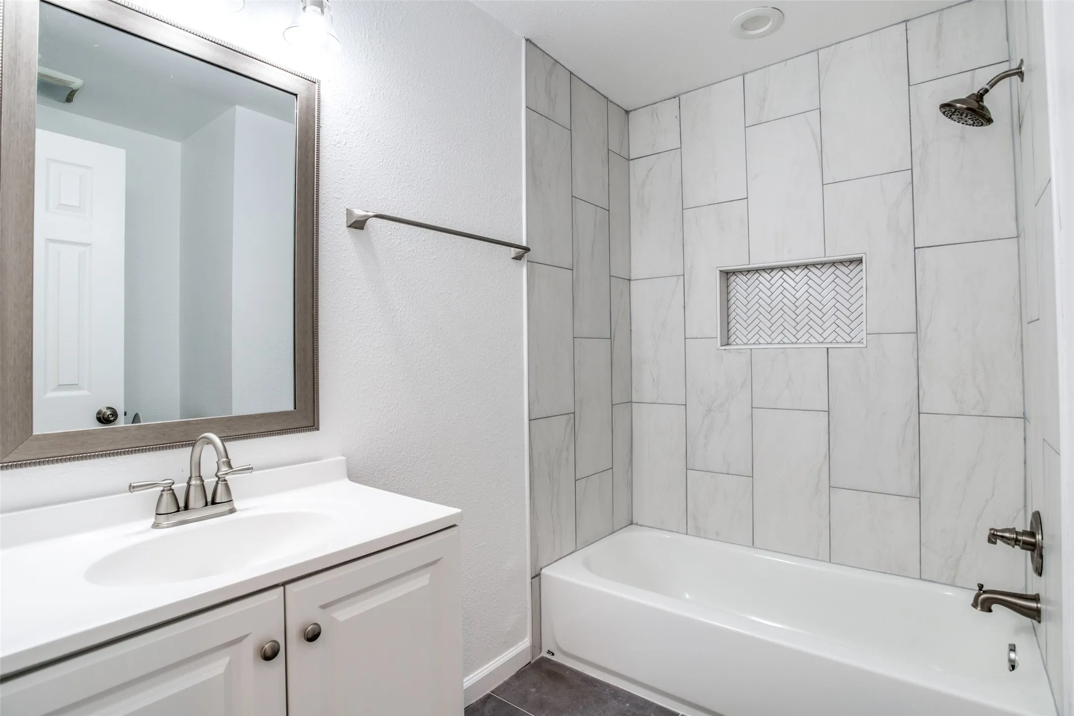 Single Family Residence For Rent in Dallas County , 3564 Virginia Boulevard, Dallas, Texas 75211, 3 Bedroom, 2 Bathroom, Garage spaces, 1,327 Sqft, built in 1946, mls#21299287, Real Estate Agent in Dallas, Homes For Rent in Dallas county, Homes For Rent in Dallas, Realtor in Dallas Texas, Real Estate Brokerage Independent Realty Texas, Luminita Cordes Realtor