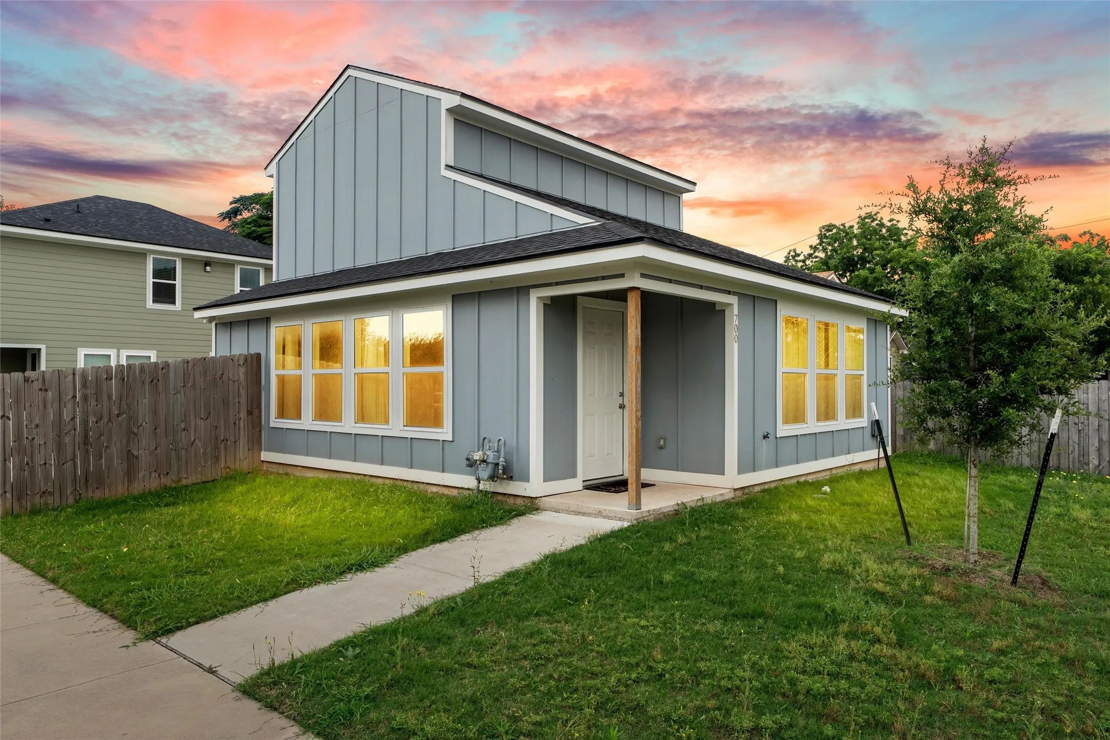 Triplex For Sale in Mc Lennan County , 700 Hines Avenue, Waco, Texas 76706, 3 Bedroom, 4 Bathroom, Garage spaces, 0 Sqft, built in 2021, Price $525,000, mls#21298961, Real Estate Agent in Waco, Homes For Sale in Mc Lennan county, Homes For Sale in Waco, Realtor in Waco Texas, Real Estate Brokerage Independent Realty Texas, Luminita Cordes Realtor