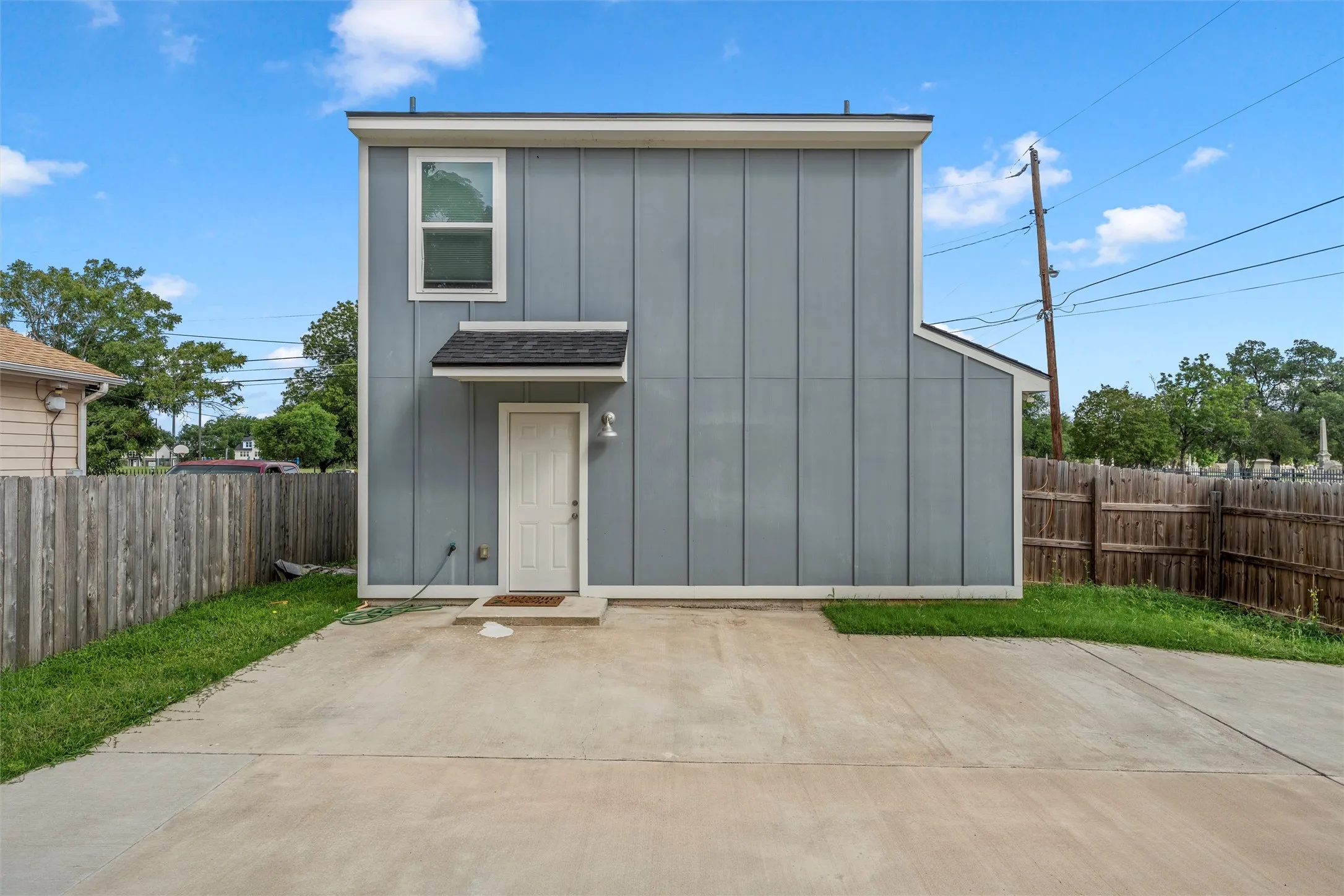 Triplex For Sale in Mc Lennan County , 700 Hines Avenue, Waco, Texas 76706, 3 Bedroom, 4 Bathroom, Garage spaces, 0 Sqft, built in 2021, Price $525,000, mls#21298961, Real Estate Agent in Waco, Homes For Sale in Mc Lennan county, Homes For Sale in Waco, Realtor in Waco Texas, Real Estate Brokerage Independent Realty Texas, Luminita Cordes Realtor