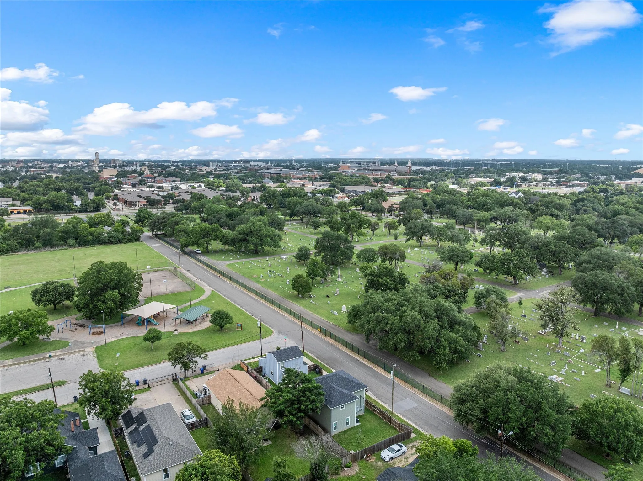 Triplex For Sale in Mc Lennan County , 700 Hines Avenue, Waco, Texas 76706, 3 Bedroom, 4 Bathroom, Garage spaces, 0 Sqft, built in 2021, Price $525,000, mls#21298961, Real Estate Agent in Waco, Homes For Sale in Mc Lennan county, Homes For Sale in Waco, Realtor in Waco Texas, Real Estate Brokerage Independent Realty Texas, Luminita Cordes Realtor