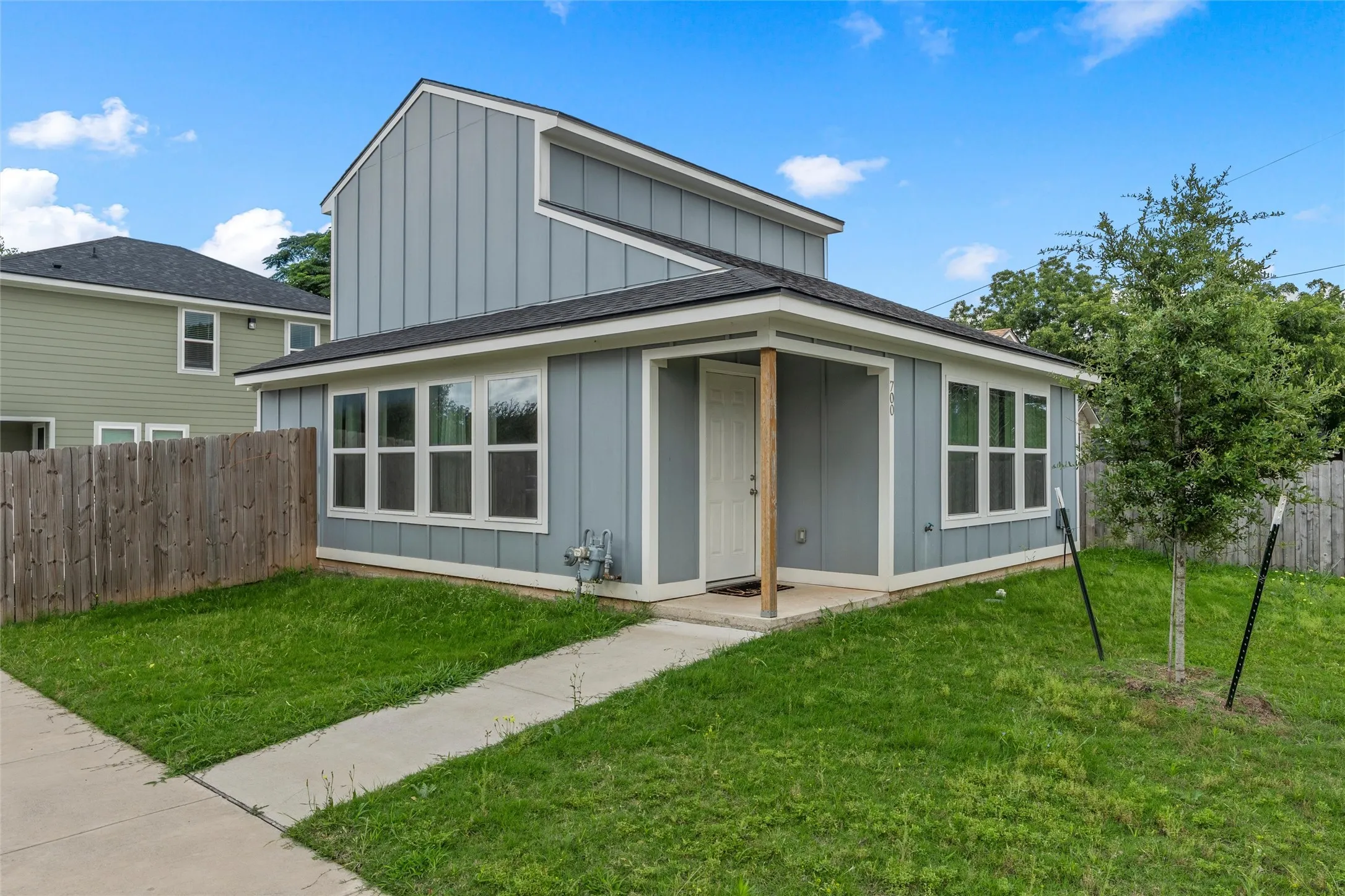 Triplex For Sale in Mc Lennan County , 700 Hines Avenue, Waco, Texas 76706, 3 Bedroom, 4 Bathroom, Garage spaces, 0 Sqft, built in 2021, Price $525,000, mls#21298961, Real Estate Agent in Waco, Homes For Sale in Mc Lennan county, Homes For Sale in Waco, Realtor in Waco Texas, Real Estate Brokerage Independent Realty Texas, Luminita Cordes Realtor