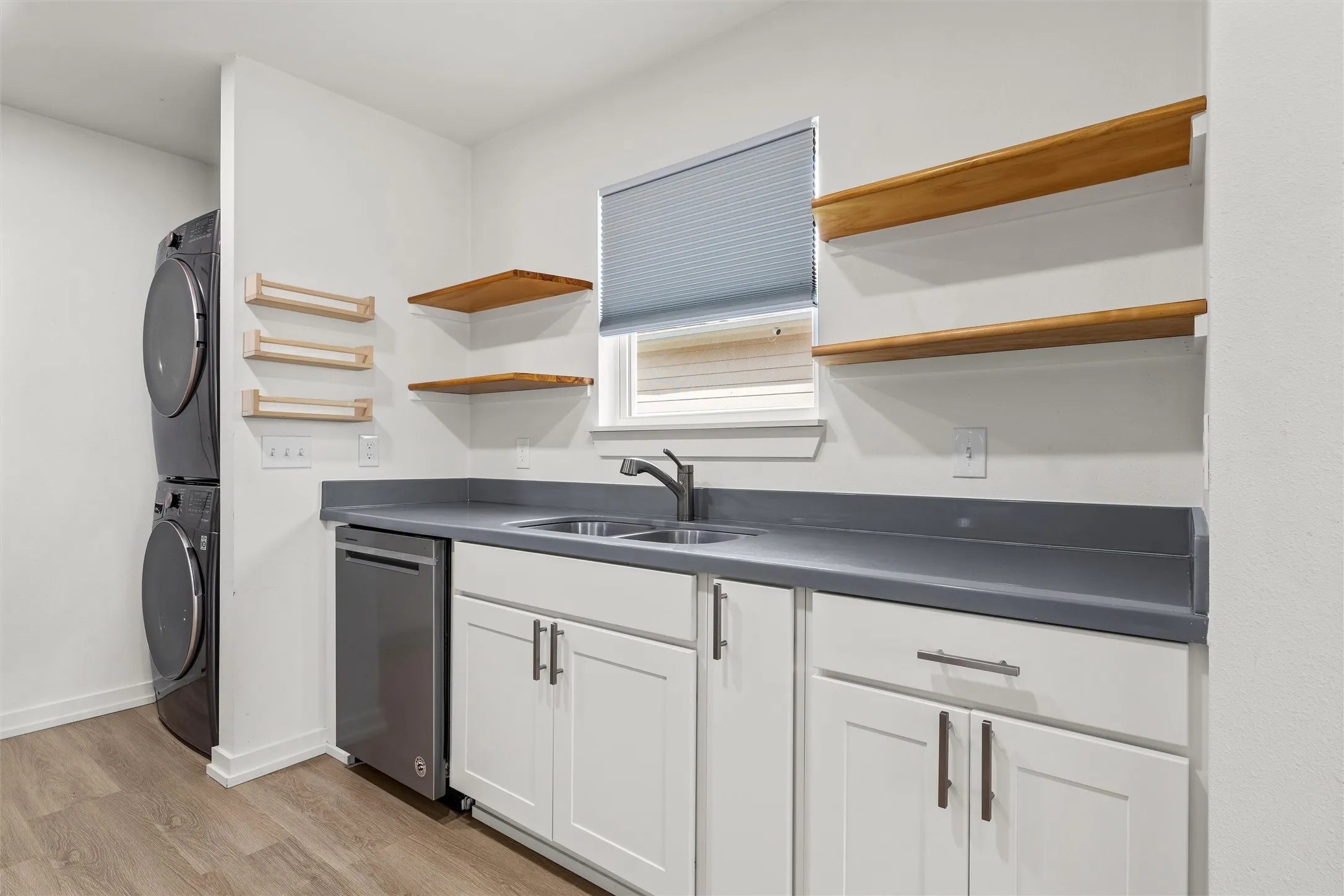Triplex For Sale in Mc Lennan County , 700 Hines Avenue, Waco, Texas 76706, 3 Bedroom, 4 Bathroom, Garage spaces, 0 Sqft, built in 2021, Price $525,000, mls#21298961, Real Estate Agent in Waco, Homes For Sale in Mc Lennan county, Homes For Sale in Waco, Realtor in Waco Texas, Real Estate Brokerage Independent Realty Texas, Luminita Cordes Realtor
