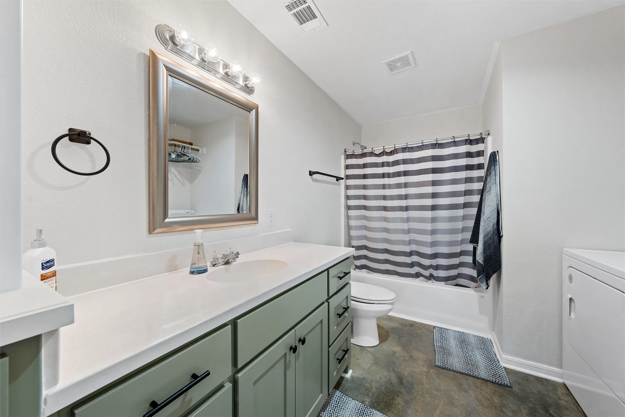 Triplex For Sale in Mc Lennan County , 700 Hines Avenue, Waco, Texas 76706, 3 Bedroom, 4 Bathroom, Garage spaces, 0 Sqft, built in 2021, Price $525,000, mls#21298961, Real Estate Agent in Waco, Homes For Sale in Mc Lennan county, Homes For Sale in Waco, Realtor in Waco Texas, Real Estate Brokerage Independent Realty Texas, Luminita Cordes Realtor