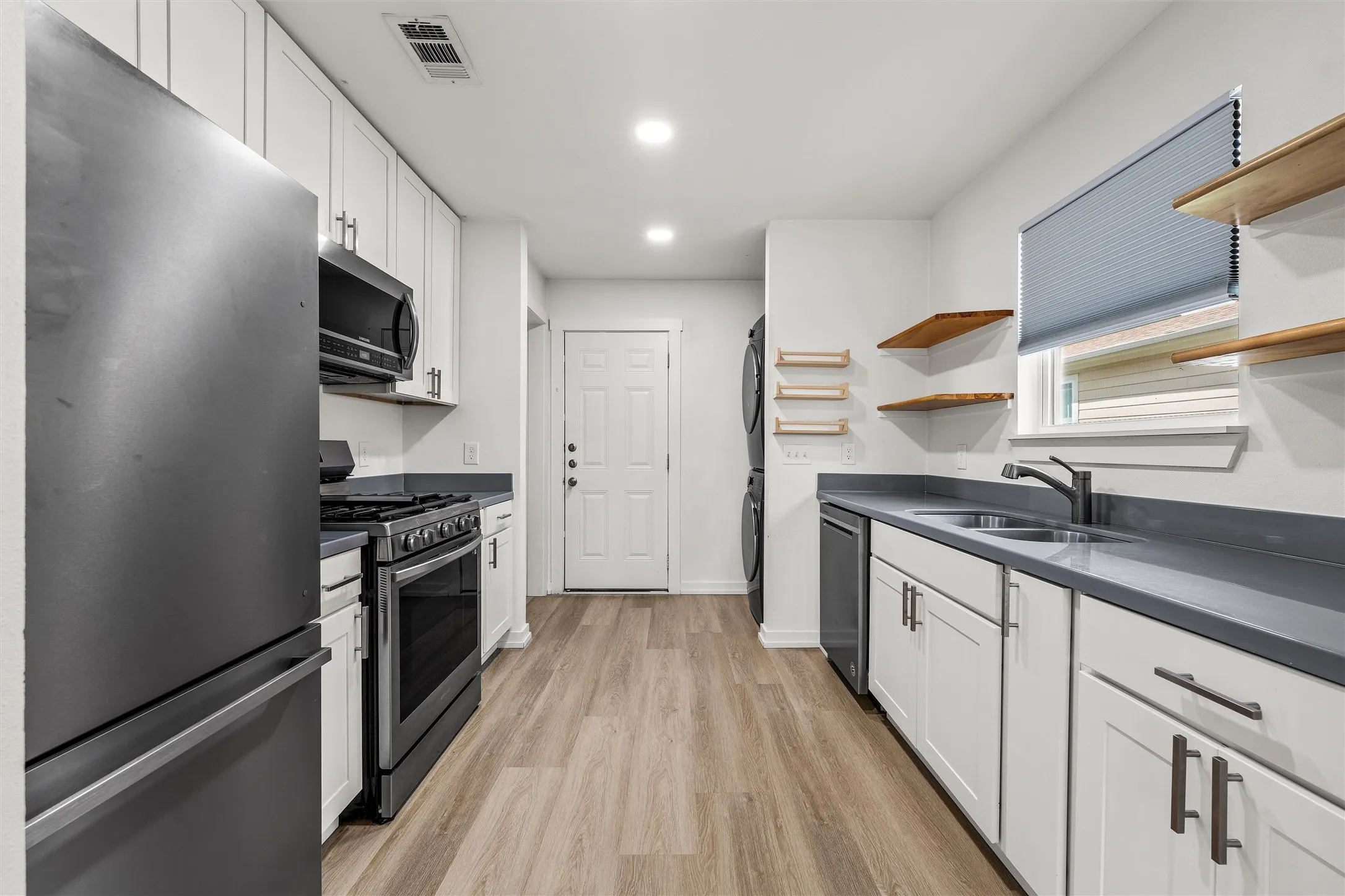 Triplex For Sale in Mc Lennan County , 700 Hines Avenue, Waco, Texas 76706, 3 Bedroom, 4 Bathroom, Garage spaces, 0 Sqft, built in 2021, Price $525,000, mls#21298961, Real Estate Agent in Waco, Homes For Sale in Mc Lennan county, Homes For Sale in Waco, Realtor in Waco Texas, Real Estate Brokerage Independent Realty Texas, Luminita Cordes Realtor