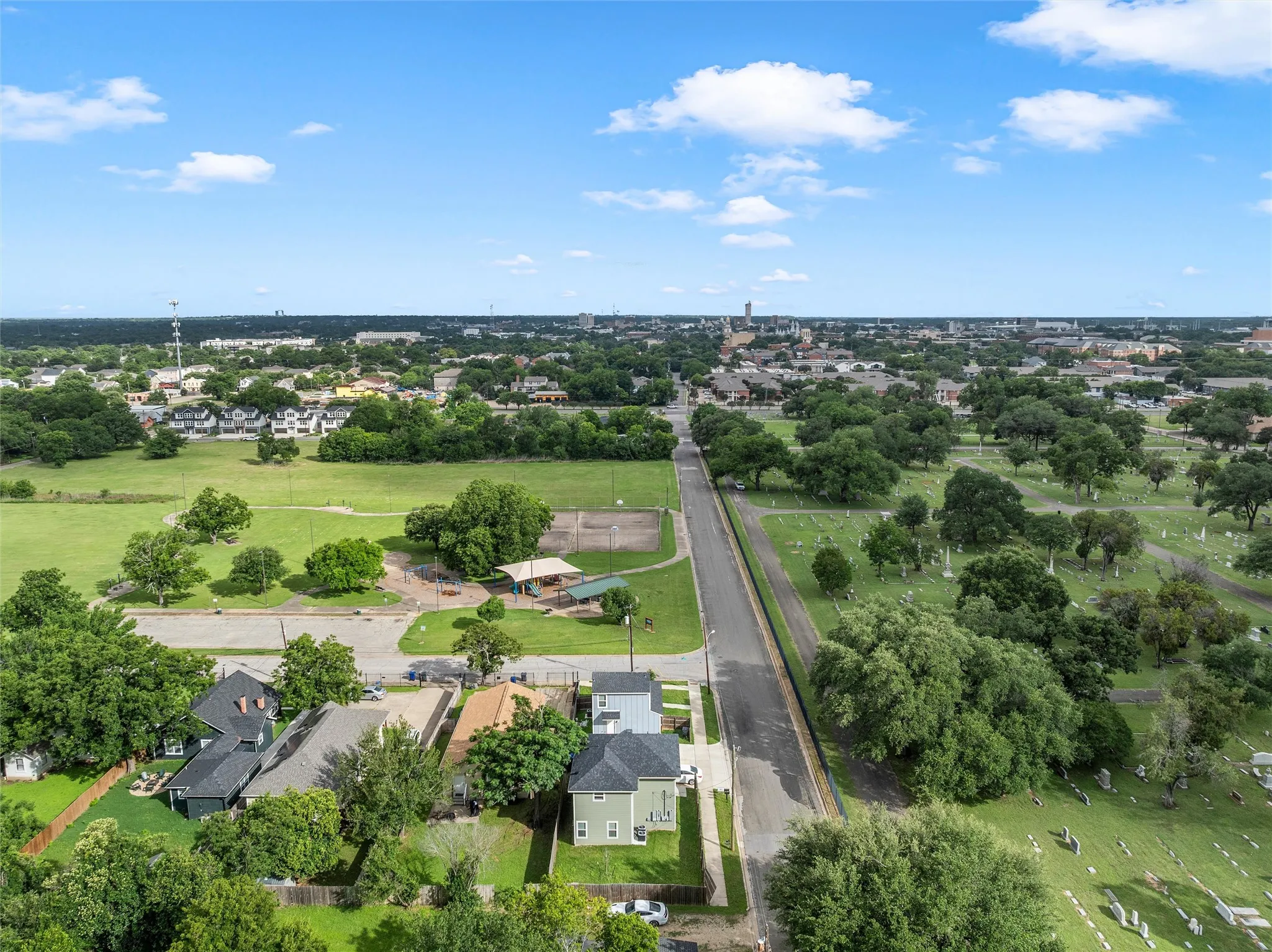 Triplex For Sale in Mc Lennan County , 700 Hines Avenue, Waco, Texas 76706, 3 Bedroom, 4 Bathroom, Garage spaces, 0 Sqft, built in 2021, Price $525,000, mls#21298961, Real Estate Agent in Waco, Homes For Sale in Mc Lennan county, Homes For Sale in Waco, Realtor in Waco Texas, Real Estate Brokerage Independent Realty Texas, Luminita Cordes Realtor