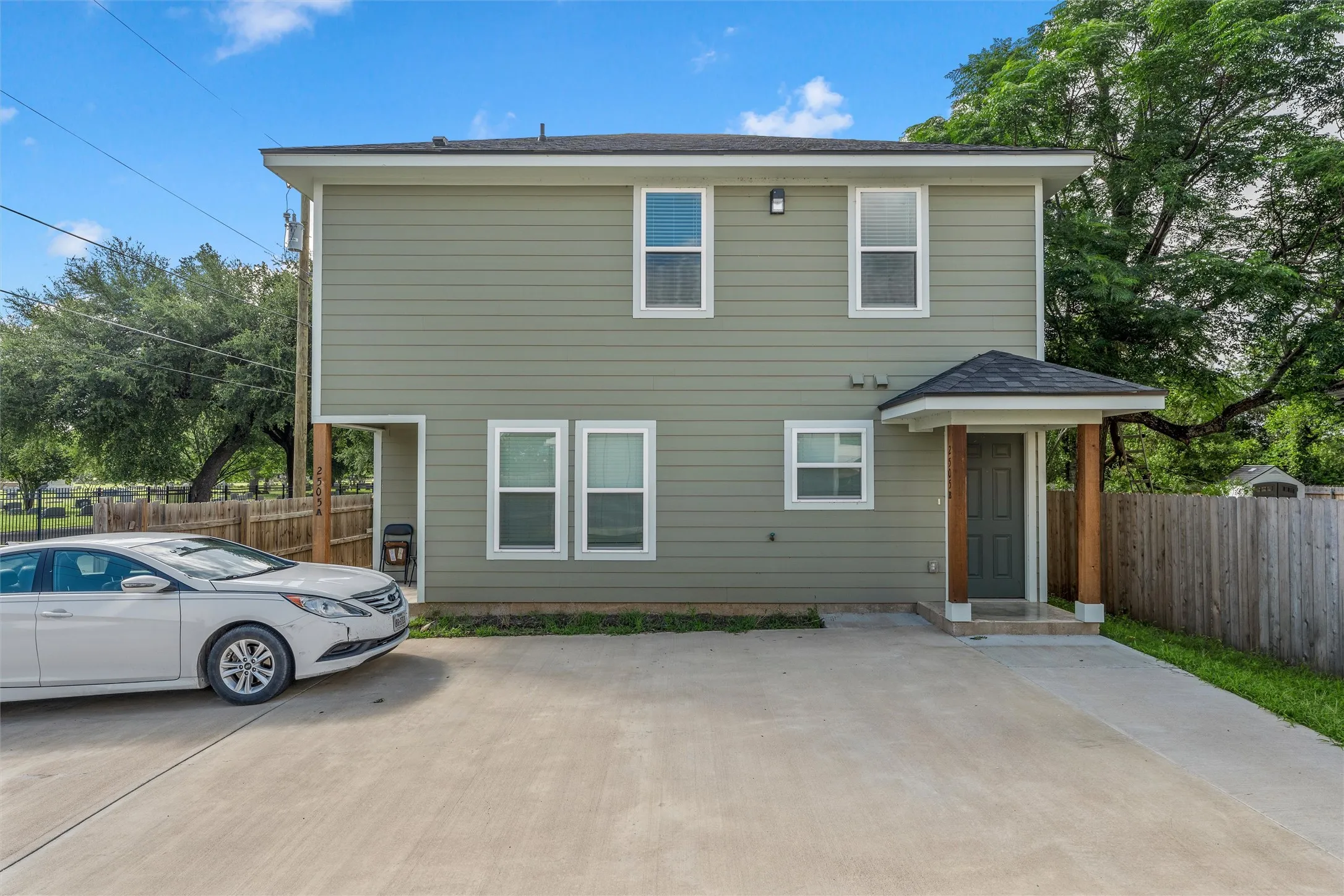 Triplex For Sale in Mc Lennan County , 700 Hines Avenue, Waco, Texas 76706, 3 Bedroom, 4 Bathroom, Garage spaces, 0 Sqft, built in 2021, Price $525,000, mls#21298961, Real Estate Agent in Waco, Homes For Sale in Mc Lennan county, Homes For Sale in Waco, Realtor in Waco Texas, Real Estate Brokerage Independent Realty Texas, Luminita Cordes Realtor