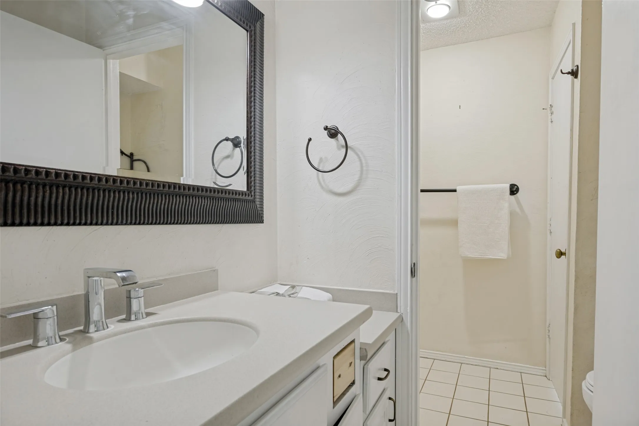 Single Family Residence For Sale in Collin County , 3329 Whiffletree Drive, Plano, Texas 75023, 4 Bedroom, 3 Bathroom, 2 Garage spaces, 3,130 Sqft, built in 1979, mls#21296755, Real Estate Agent in Plano, Homes For Sale in Collin county, Homes For Sale in Plano, Realtor in Plano Texas, Real Estate Brokerage Independent Realty Texas, Luminita Cordes Realtor