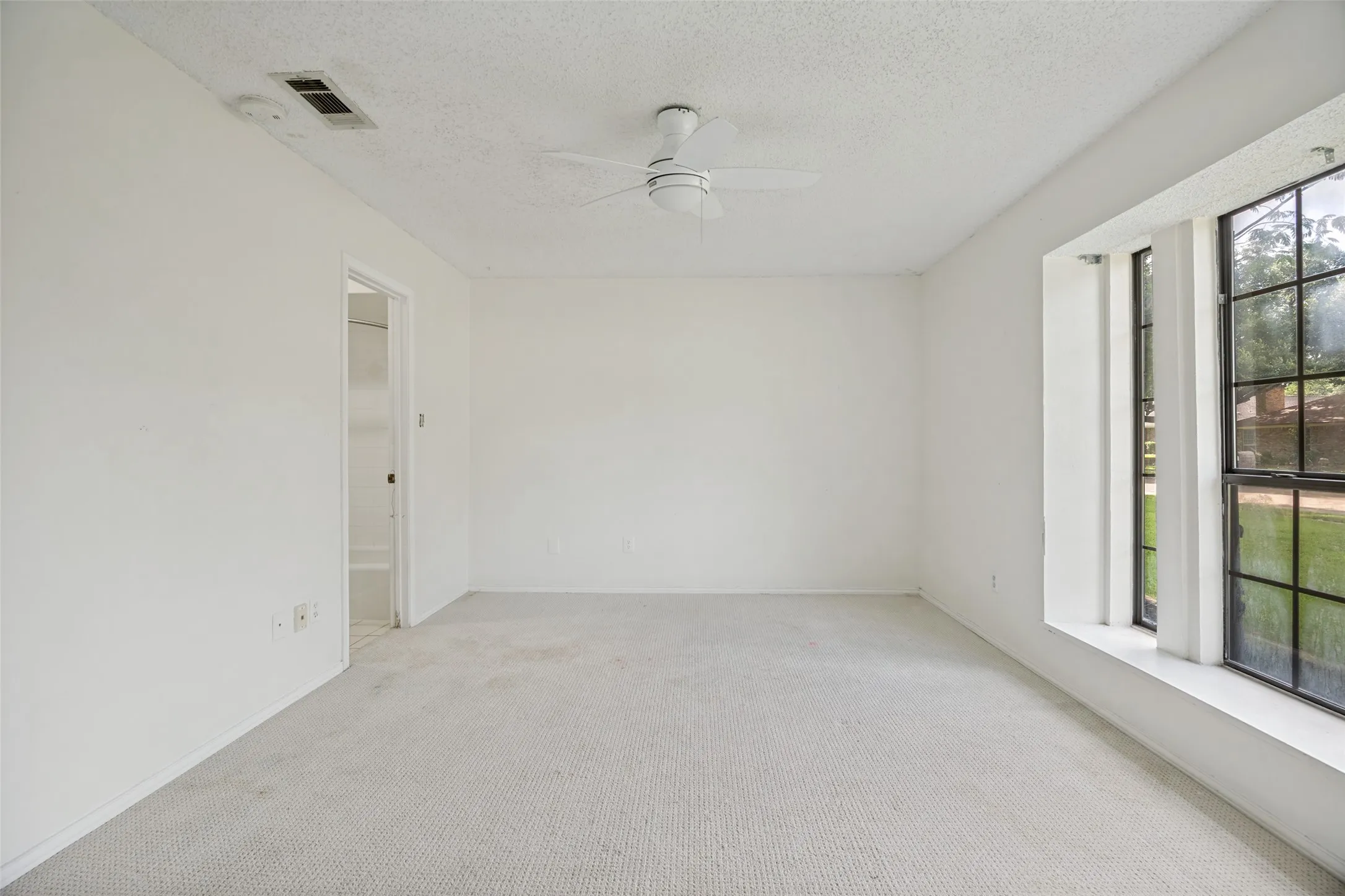 Single Family Residence For Sale in Collin County , 3329 Whiffletree Drive, Plano, Texas 75023, 4 Bedroom, 3 Bathroom, 2 Garage spaces, 3,130 Sqft, built in 1979, mls#21296755, Real Estate Agent in Plano, Homes For Sale in Collin county, Homes For Sale in Plano, Realtor in Plano Texas, Real Estate Brokerage Independent Realty Texas, Luminita Cordes Realtor