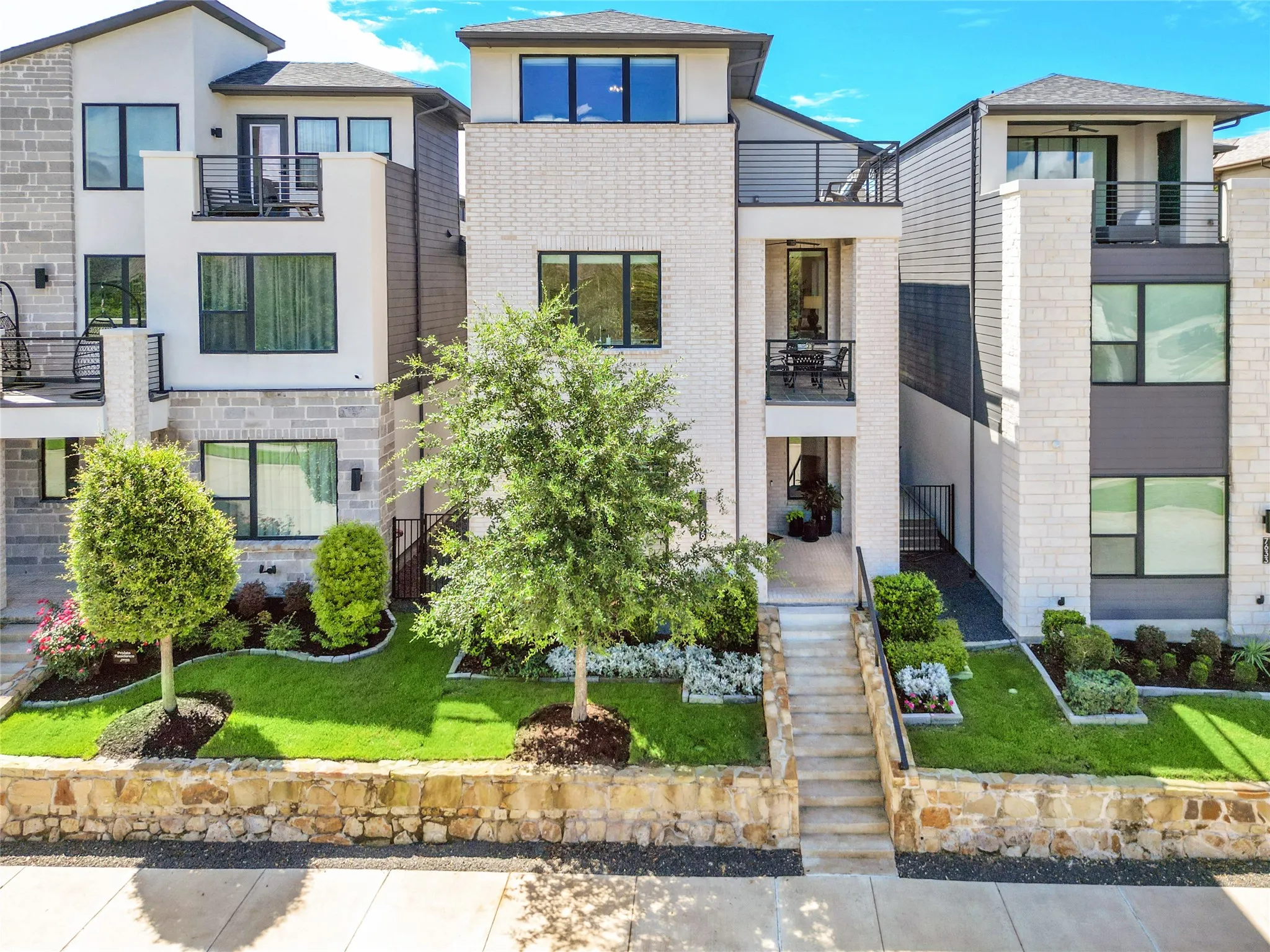 Single Family Residence For Sale in Collin County , 7629 Hewitt Drive, Mc Kinney, Texas 75070, 4 Bedroom, 4 Bathroom, 3 Garage spaces, 3,219 Sqft, built in 2022, mls#21295155, Real Estate Agent in Mc Kinney, Homes For Sale in Collin county, Homes For Sale in Mc Kinney, Realtor in Mc Kinney Texas, Real Estate Brokerage Independent Realty Texas, Luminita Cordes Realtor