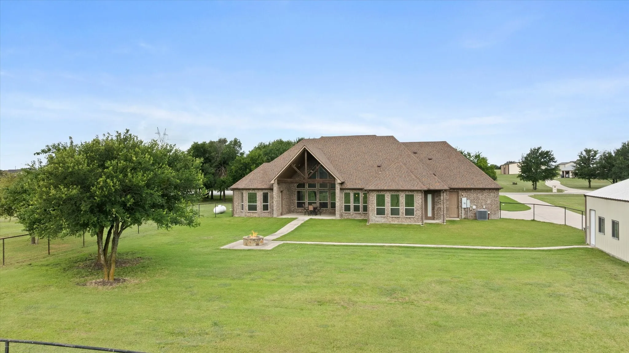 Single Family Residence For Sale in Parker County , 104 Rattling Antler Court, Azle, Texas 76020, 4 Bedroom, 3 Bathroom, 5 Garage spaces, 2,673 Sqft, built in 2016, mls#21297112, Real Estate Agent in Azle, Homes For Sale in Parker county, Homes For Sale in Azle, Realtor in Azle Texas, Real Estate Brokerage Independent Realty Texas, Luminita Cordes Realtor
