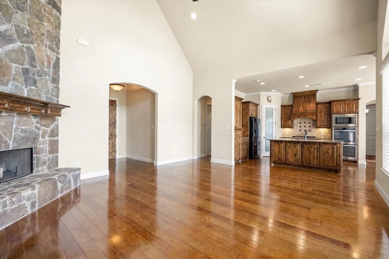 Single Family Residence For Sale in Parker County , 104 Rattling Antler Court, Azle, Texas 76020, 4 Bedroom, 3 Bathroom, 5 Garage spaces, 2,673 Sqft, built in 2016, mls#21297112, Real Estate Agent in Azle, Homes For Sale in Parker county, Homes For Sale in Azle, Realtor in Azle Texas, Real Estate Brokerage Independent Realty Texas, Luminita Cordes Realtor