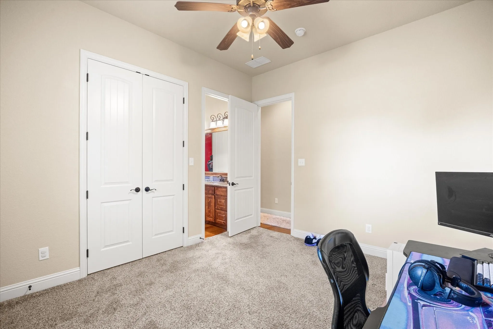2 of 3 secondary bedrooms.