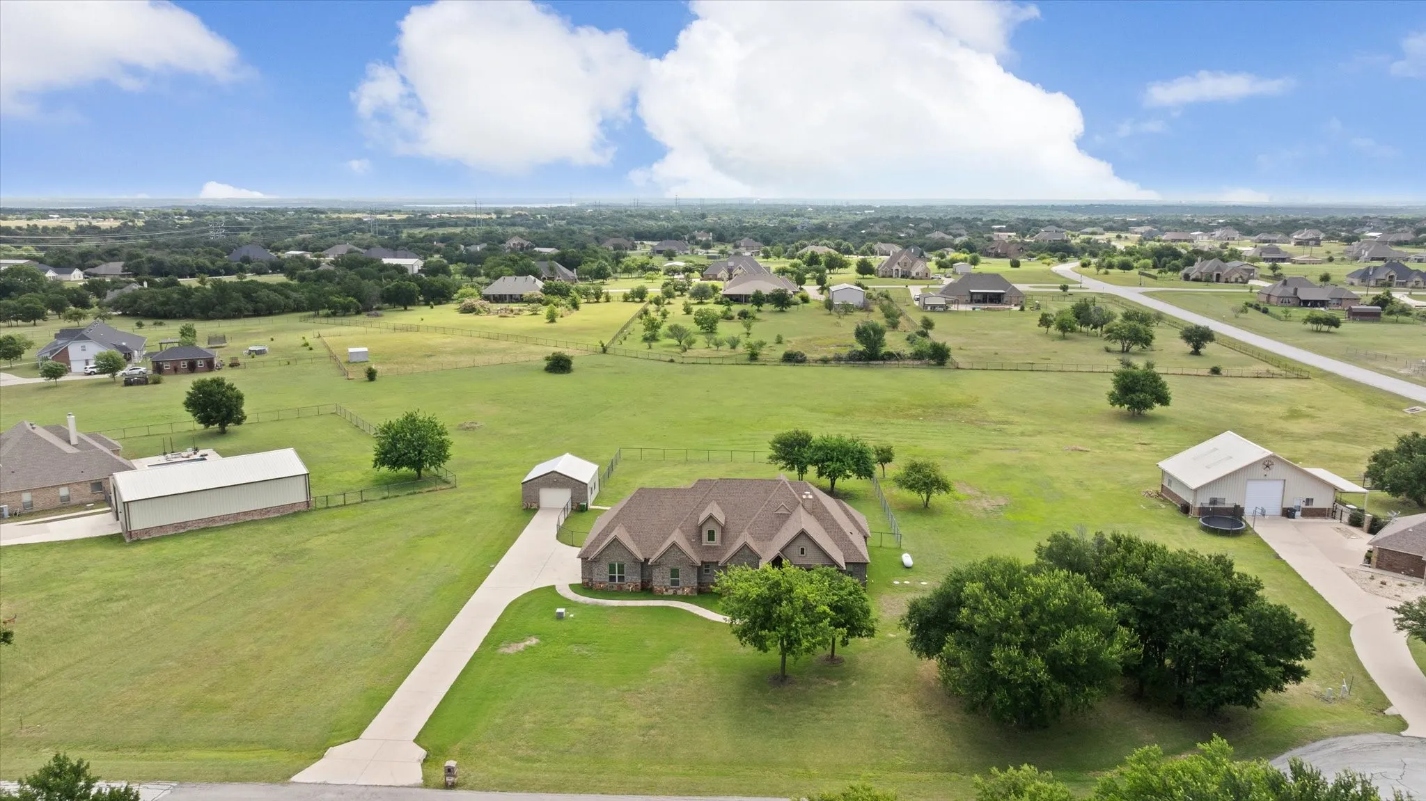 Single Family Residence For Sale in Parker County , 104 Rattling Antler Court, Azle, Texas 76020, 4 Bedroom, 3 Bathroom, 5 Garage spaces, 2,673 Sqft, built in 2016, mls#21297112, Real Estate Agent in Azle, Homes For Sale in Parker county, Homes For Sale in Azle, Realtor in Azle Texas, Real Estate Brokerage Independent Realty Texas, Luminita Cordes Realtor