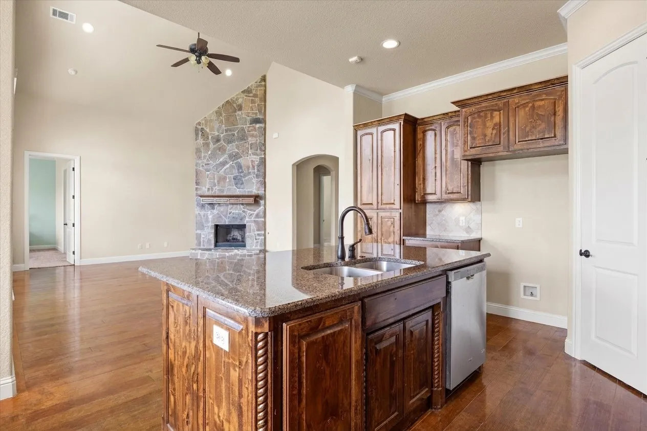 Single Family Residence For Sale in Parker County , 104 Rattling Antler Court, Azle, Texas 76020, 4 Bedroom, 3 Bathroom, 5 Garage spaces, 2,673 Sqft, built in 2016, mls#21297112, Real Estate Agent in Azle, Homes For Sale in Parker county, Homes For Sale in Azle, Realtor in Azle Texas, Real Estate Brokerage Independent Realty Texas, Luminita Cordes Realtor