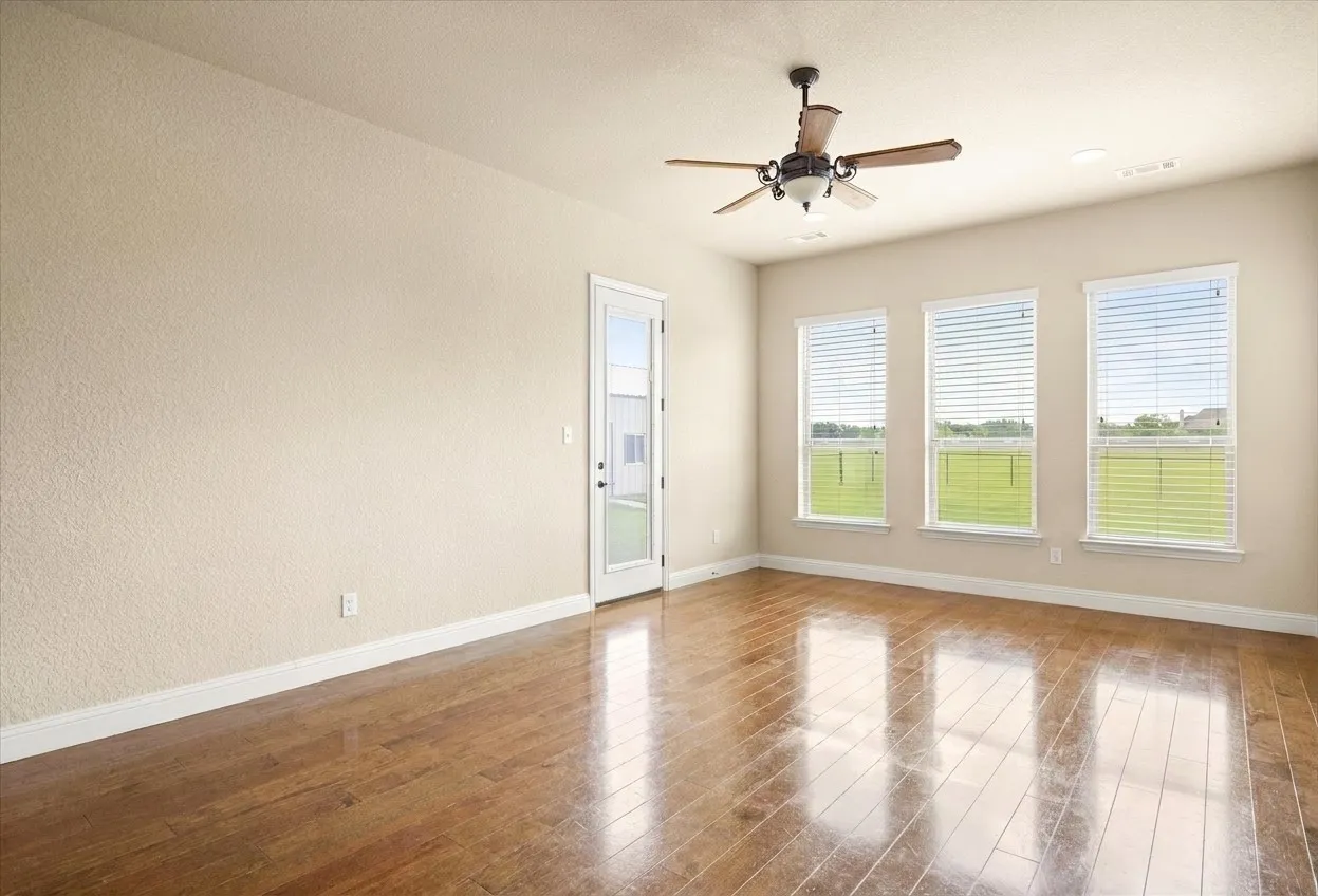 Flex room has direct access to backyard.