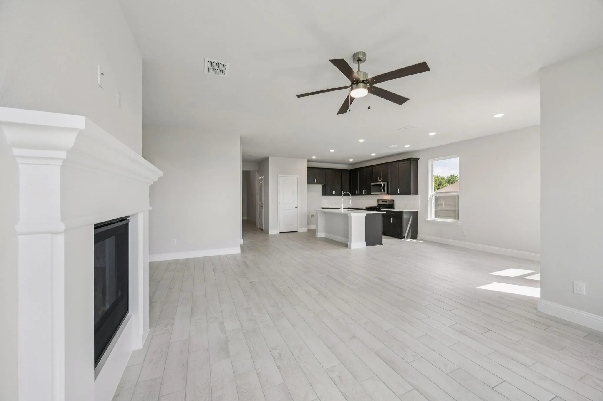 Single Family Residence For Sale in Kaufman County , 1836 Acosta Drive, Forney, Texas 75126, 5 Bedroom, 4 Bathroom, 2 Garage spaces, 2,664 Sqft, built in 2025, mls#21299336, Real Estate Agent in Forney, Homes For Sale in Kaufman county, Homes For Sale in Forney, Realtor in Forney Texas, Real Estate Brokerage Independent Realty Texas, Luminita Cordes Realtor