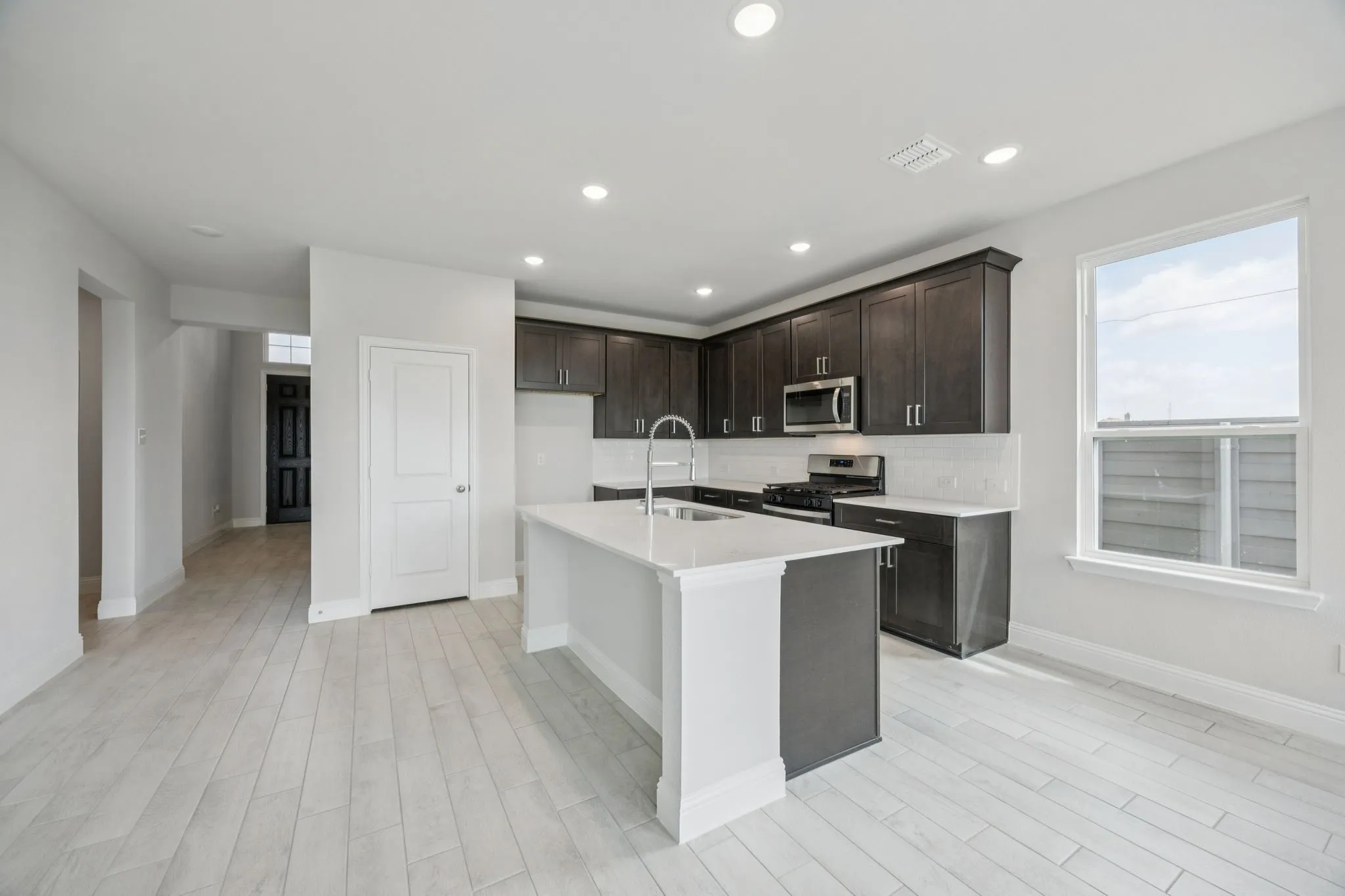Single Family Residence For Sale in Kaufman County , 1836 Acosta Drive, Forney, Texas 75126, 5 Bedroom, 4 Bathroom, 2 Garage spaces, 2,664 Sqft, built in 2025, mls#21299336, Real Estate Agent in Forney, Homes For Sale in Kaufman county, Homes For Sale in Forney, Realtor in Forney Texas, Real Estate Brokerage Independent Realty Texas, Luminita Cordes Realtor