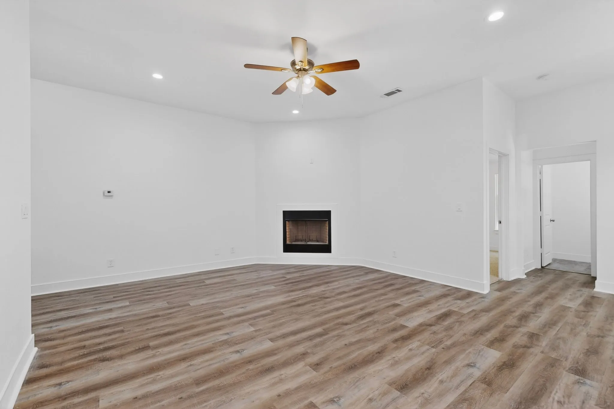 Single Family Residence For Sale in Hunt County , 3407 Pickett Street, Greenville, Texas 75401, 3 Bedroom, 3 Bathroom, 2 Garage spaces, 1,590 Sqft, built in 2022, mls#21299341, Real Estate Agent in Greenville, Homes For Sale in Hunt county, Homes For Sale in Greenville, Realtor in Greenville Texas, Real Estate Brokerage Independent Realty Texas, Luminita Cordes Realtor