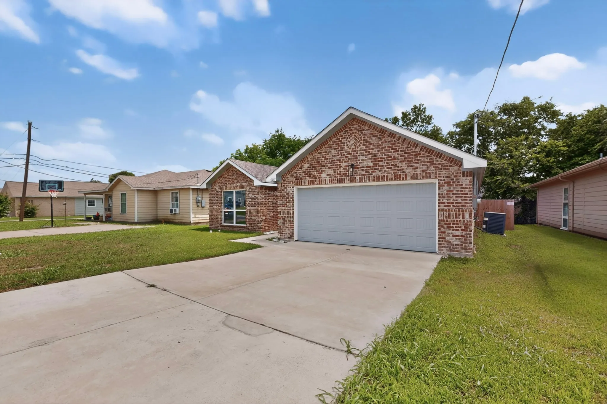 Single Family Residence For Sale in Hunt County , 3407 Pickett Street, Greenville, Texas 75401, 3 Bedroom, 3 Bathroom, 2 Garage spaces, 1,590 Sqft, built in 2022, mls#21299341, Real Estate Agent in Greenville, Homes For Sale in Hunt county, Homes For Sale in Greenville, Realtor in Greenville Texas, Real Estate Brokerage Independent Realty Texas, Luminita Cordes Realtor