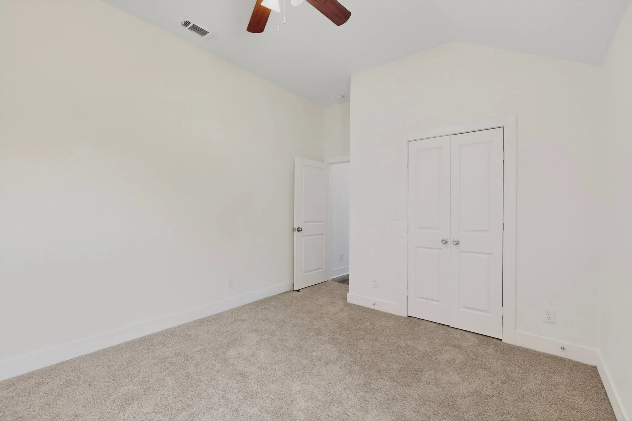 Single Family Residence For Sale in Hunt County , 3407 Pickett Street, Greenville, Texas 75401, 3 Bedroom, 3 Bathroom, 2 Garage spaces, 1,590 Sqft, built in 2022, mls#21299341, Real Estate Agent in Greenville, Homes For Sale in Hunt county, Homes For Sale in Greenville, Realtor in Greenville Texas, Real Estate Brokerage Independent Realty Texas, Luminita Cordes Realtor