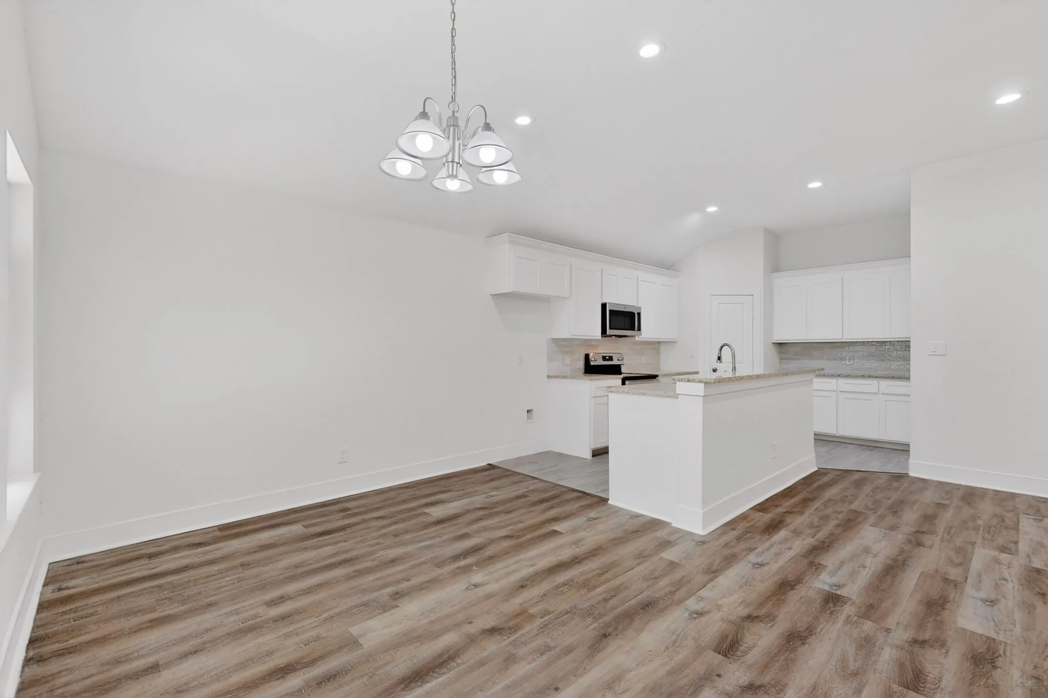 Single Family Residence For Sale in Hunt County , 3407 Pickett Street, Greenville, Texas 75401, 3 Bedroom, 3 Bathroom, 2 Garage spaces, 1,590 Sqft, built in 2022, mls#21299341, Real Estate Agent in Greenville, Homes For Sale in Hunt county, Homes For Sale in Greenville, Realtor in Greenville Texas, Real Estate Brokerage Independent Realty Texas, Luminita Cordes Realtor