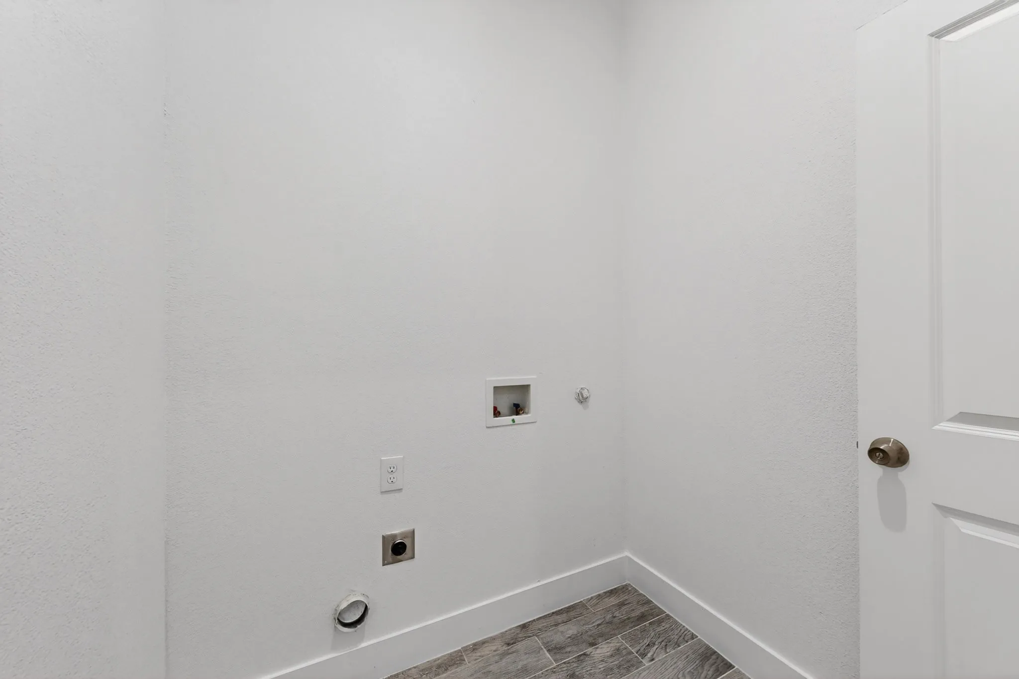 Single Family Residence For Sale in Hunt County , 3407 Pickett Street, Greenville, Texas 75401, 3 Bedroom, 3 Bathroom, 2 Garage spaces, 1,590 Sqft, built in 2022, mls#21299341, Real Estate Agent in Greenville, Homes For Sale in Hunt county, Homes For Sale in Greenville, Realtor in Greenville Texas, Real Estate Brokerage Independent Realty Texas, Luminita Cordes Realtor