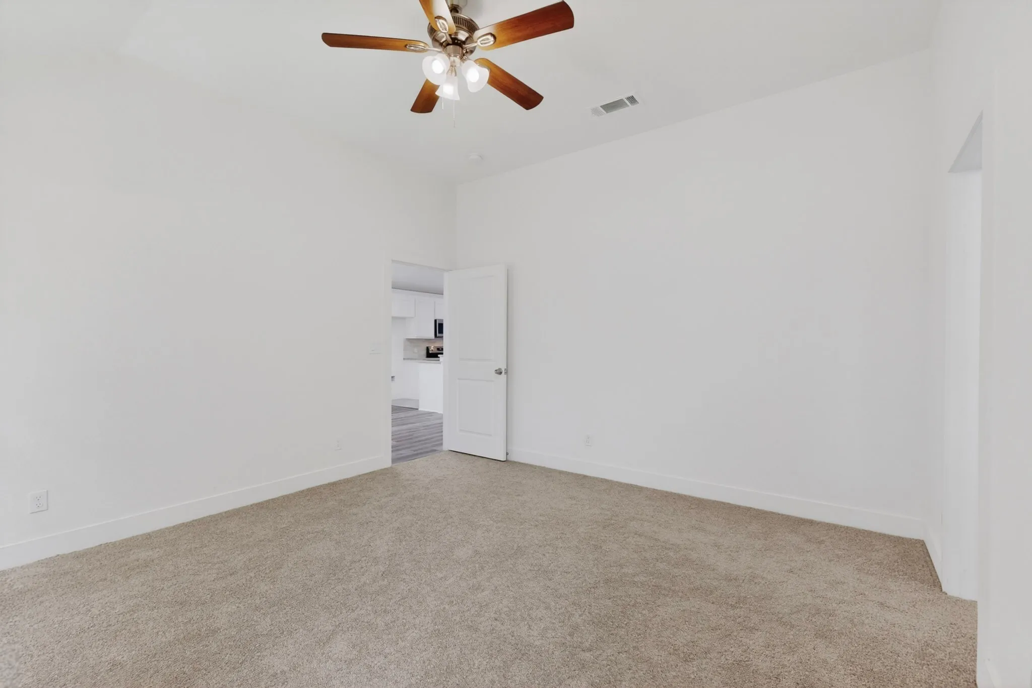 Single Family Residence For Sale in Hunt County , 3407 Pickett Street, Greenville, Texas 75401, 3 Bedroom, 3 Bathroom, 2 Garage spaces, 1,590 Sqft, built in 2022, mls#21299341, Real Estate Agent in Greenville, Homes For Sale in Hunt county, Homes For Sale in Greenville, Realtor in Greenville Texas, Real Estate Brokerage Independent Realty Texas, Luminita Cordes Realtor