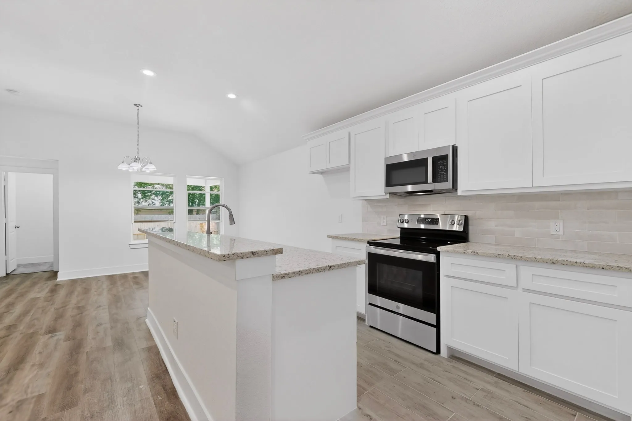 Single Family Residence For Sale in Hunt County , 3407 Pickett Street, Greenville, Texas 75401, 3 Bedroom, 3 Bathroom, 2 Garage spaces, 1,590 Sqft, built in 2022, mls#21299341, Real Estate Agent in Greenville, Homes For Sale in Hunt county, Homes For Sale in Greenville, Realtor in Greenville Texas, Real Estate Brokerage Independent Realty Texas, Luminita Cordes Realtor
