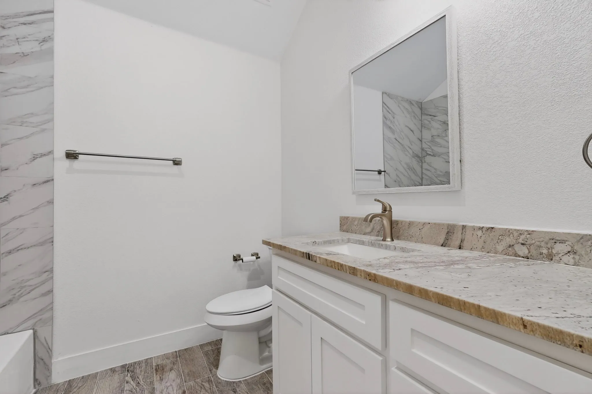 Single Family Residence For Sale in Hunt County , 3407 Pickett Street, Greenville, Texas 75401, 3 Bedroom, 3 Bathroom, 2 Garage spaces, 1,590 Sqft, built in 2022, mls#21299341, Real Estate Agent in Greenville, Homes For Sale in Hunt county, Homes For Sale in Greenville, Realtor in Greenville Texas, Real Estate Brokerage Independent Realty Texas, Luminita Cordes Realtor