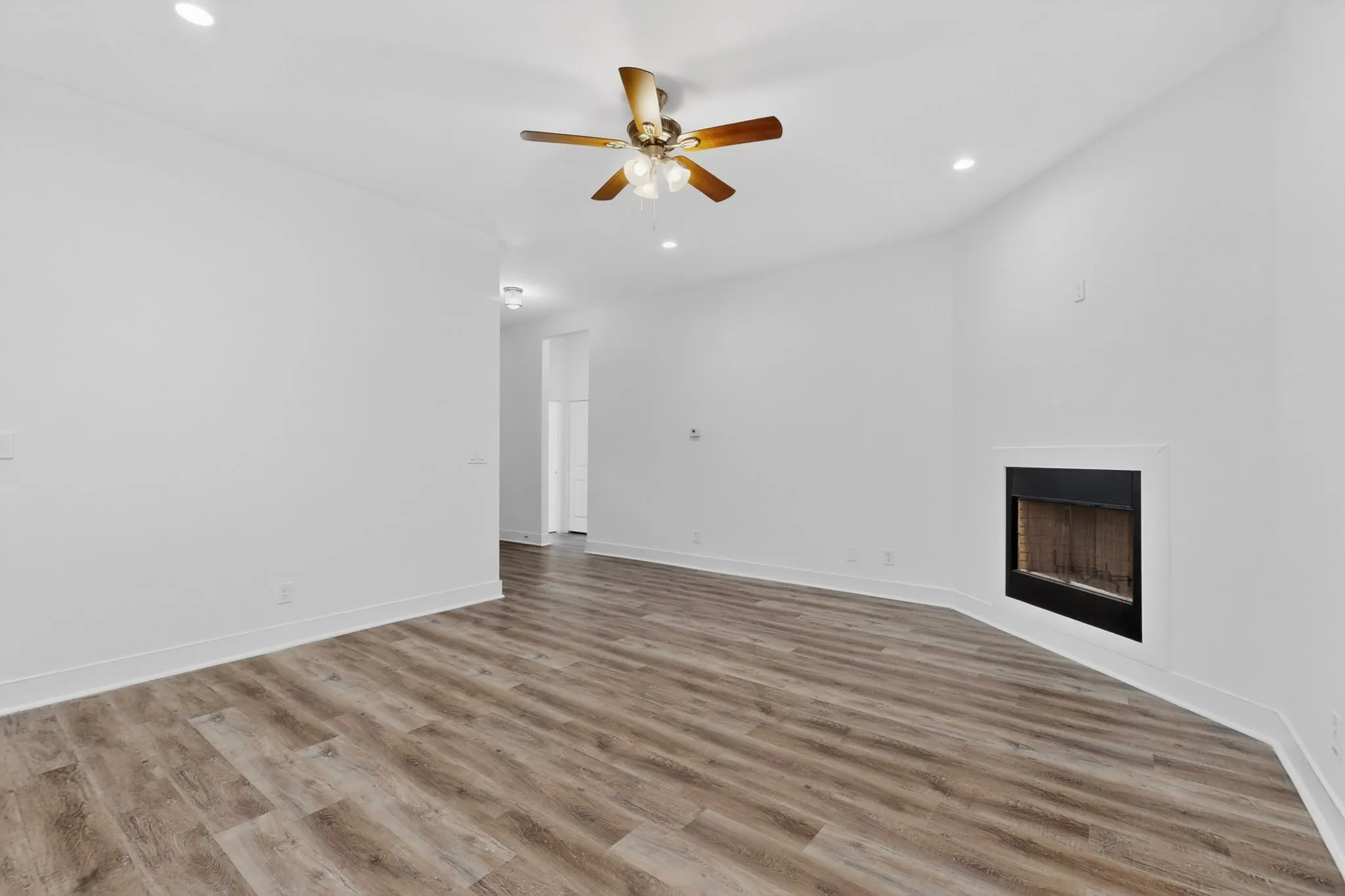 Single Family Residence For Sale in Hunt County , 3407 Pickett Street, Greenville, Texas 75401, 3 Bedroom, 3 Bathroom, 2 Garage spaces, 1,590 Sqft, built in 2022, mls#21299341, Real Estate Agent in Greenville, Homes For Sale in Hunt county, Homes For Sale in Greenville, Realtor in Greenville Texas, Real Estate Brokerage Independent Realty Texas, Luminita Cordes Realtor