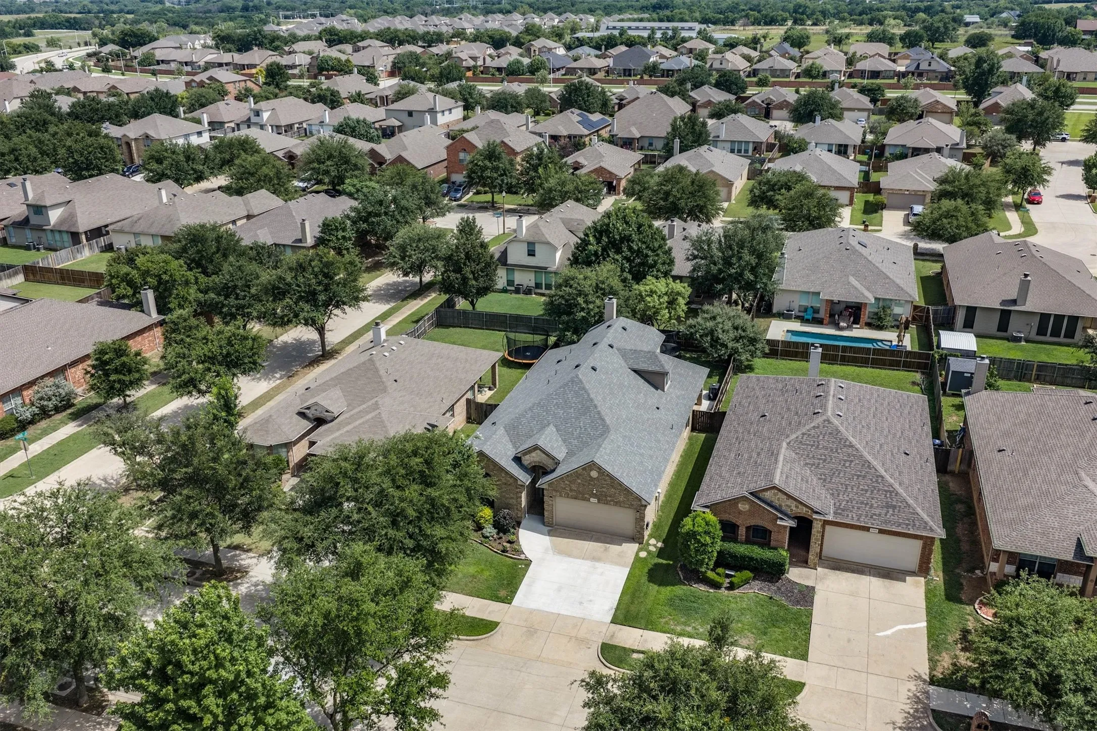 Single Family Residence For Sale in Denton County , 3305 Hornbeam Street, Denton, Texas 76226, 4 Bedroom, 3 Bathroom, 2 Garage spaces, 2,685 Sqft, built in 2009, mls#21294590, Real Estate Agent in Denton, Homes For Sale in Denton county, Homes For Sale in Denton, Realtor in Denton Texas, Real Estate Brokerage Independent Realty Texas, Luminita Cordes Realtor