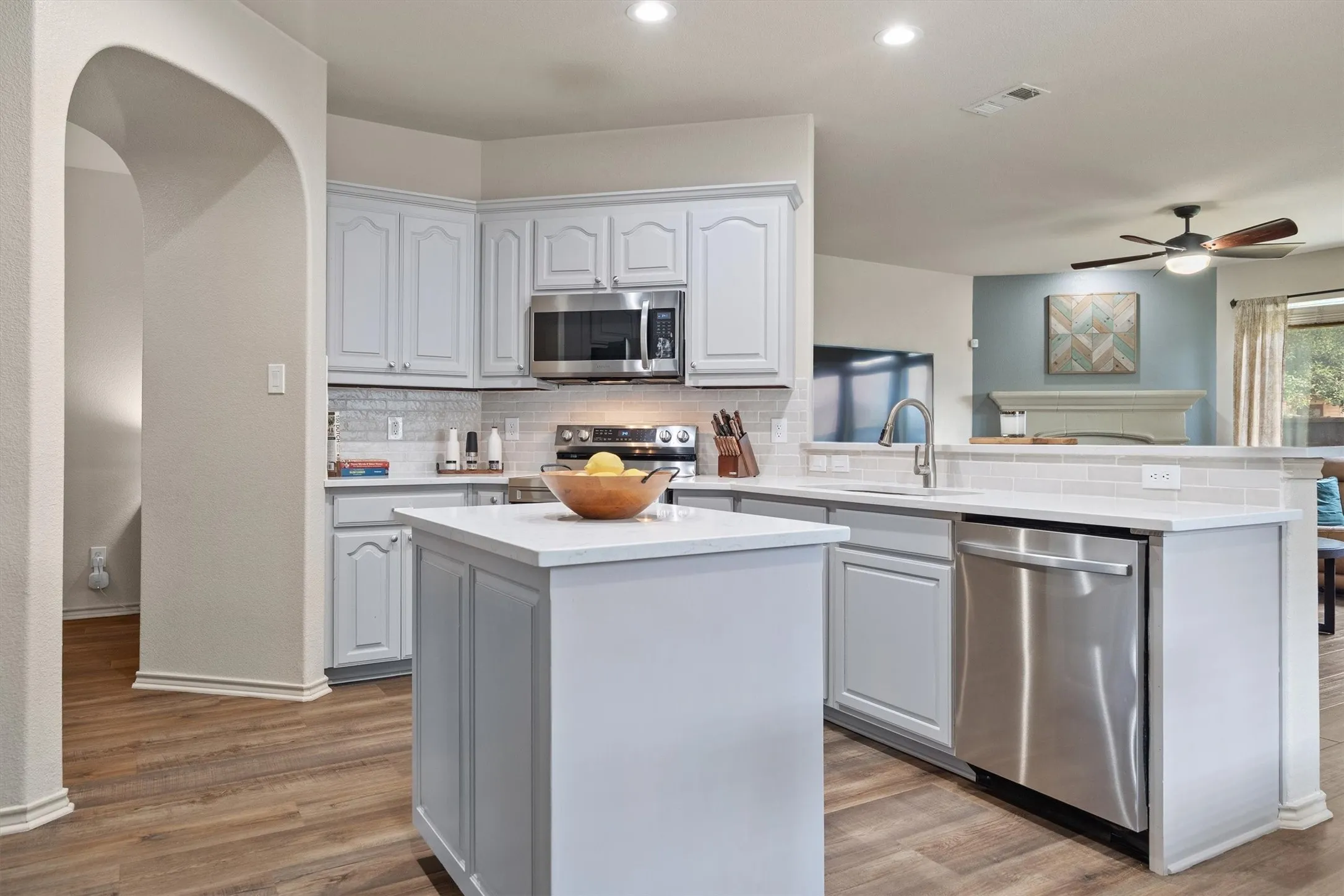 Single Family Residence For Sale in Denton County , 3305 Hornbeam Street, Denton, Texas 76226, 4 Bedroom, 3 Bathroom, 2 Garage spaces, 2,685 Sqft, built in 2009, mls#21294590, Real Estate Agent in Denton, Homes For Sale in Denton county, Homes For Sale in Denton, Realtor in Denton Texas, Real Estate Brokerage Independent Realty Texas, Luminita Cordes Realtor