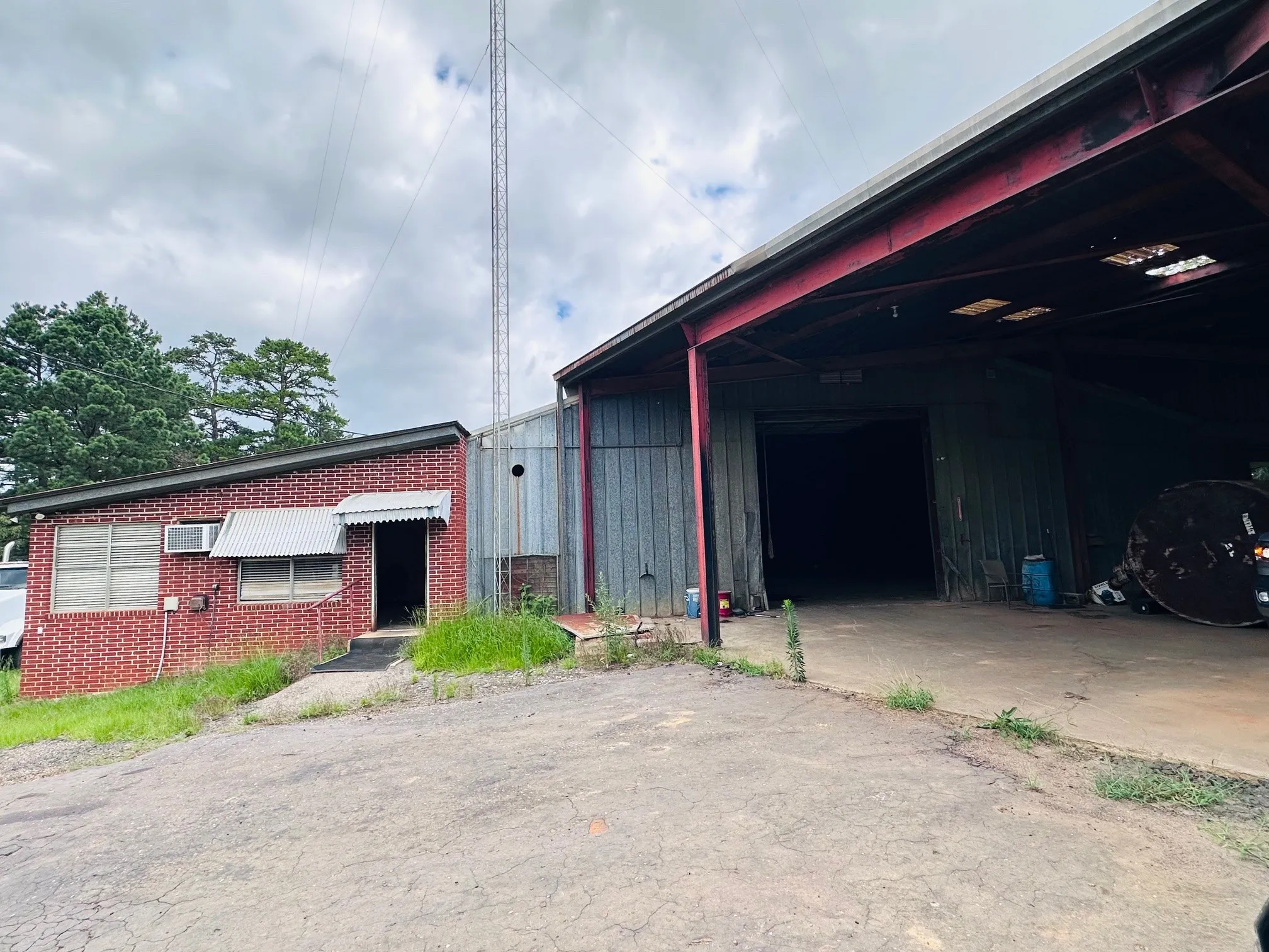 Warehouse For Sale in Morris County , 2460 N 259 Highway, Daingerfield, Texas 75638, 0, 0, Garage spaces, 0 Sqft, built in 1993, Price $595,000, mls#21298924, Real Estate Agent in Daingerfield, Homes For Sale in Morris county, Homes For Sale in Daingerfield, Realtor in Daingerfield Texas, Real Estate Brokerage Independent Realty Texas, Luminita Cordes Realtor