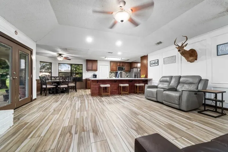 Farm For Sale in Denton County , 8085 Jackson Road, Krum, Texas 76249, 3 Bedroom, 3 Bathroom, 2 Garage spaces, 1,963 Sqft, built in 1984, mls#21292983, Real Estate Agent in Krum, Homes For Sale in Denton county, Homes For Sale in Krum, Realtor in Krum Texas, Real Estate Brokerage Independent Realty Texas, Luminita Cordes Realtor