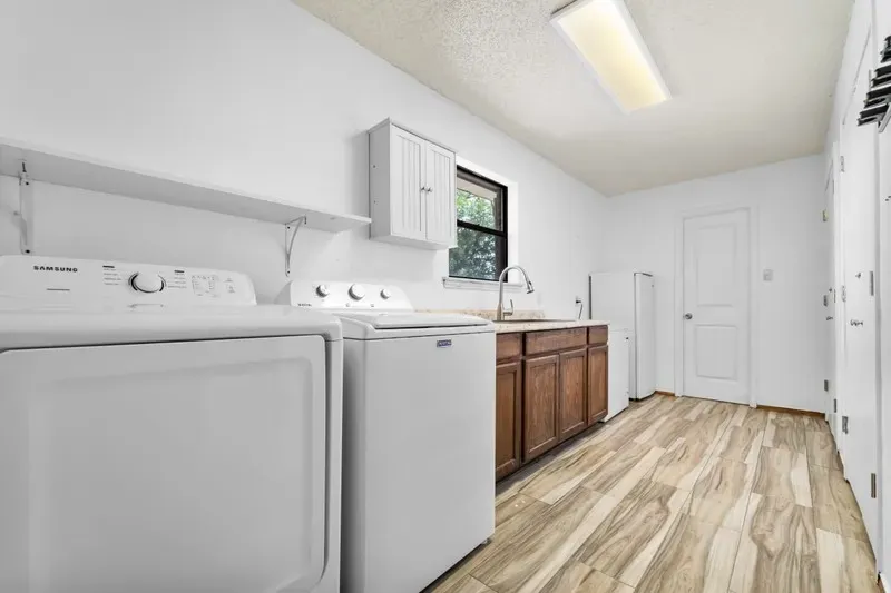 Farm For Sale in Denton County , 8085 Jackson Road, Krum, Texas 76249, 3 Bedroom, 3 Bathroom, 2 Garage spaces, 1,963 Sqft, built in 1984, mls#21292983, Real Estate Agent in Krum, Homes For Sale in Denton county, Homes For Sale in Krum, Realtor in Krum Texas, Real Estate Brokerage Independent Realty Texas, Luminita Cordes Realtor