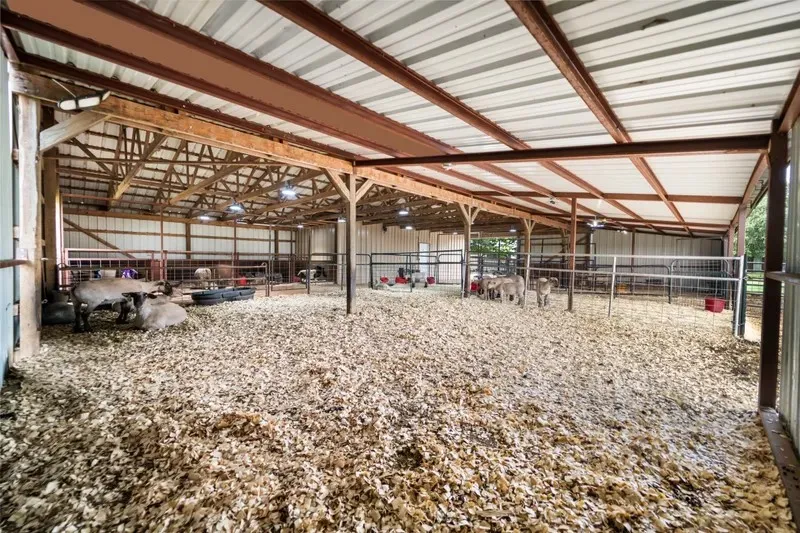 Farm For Sale in Denton County , 8085 Jackson Road, Krum, Texas 76249, 3 Bedroom, 3 Bathroom, 2 Garage spaces, 1,963 Sqft, built in 1984, mls#21292983, Real Estate Agent in Krum, Homes For Sale in Denton county, Homes For Sale in Krum, Realtor in Krum Texas, Real Estate Brokerage Independent Realty Texas, Luminita Cordes Realtor