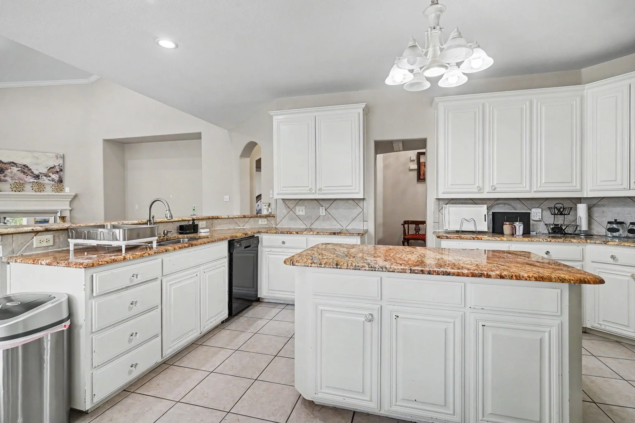 Single Family Residence For Rent in Tarrant County , 8660 Lariat Circle, Fort Worth, Texas 76244, 4 Bedroom, 4 Bathroom, 2 Garage spaces, 3,744 Sqft, built in 2002, Price $3,400, mls#21298956, Real Estate Agent in Fort Worth, Homes For Rent in Tarrant county, Homes For Rent in Fort Worth, Realtor in Fort Worth Texas, Real Estate Brokerage Independent Realty Texas, Luminita Cordes Realtor