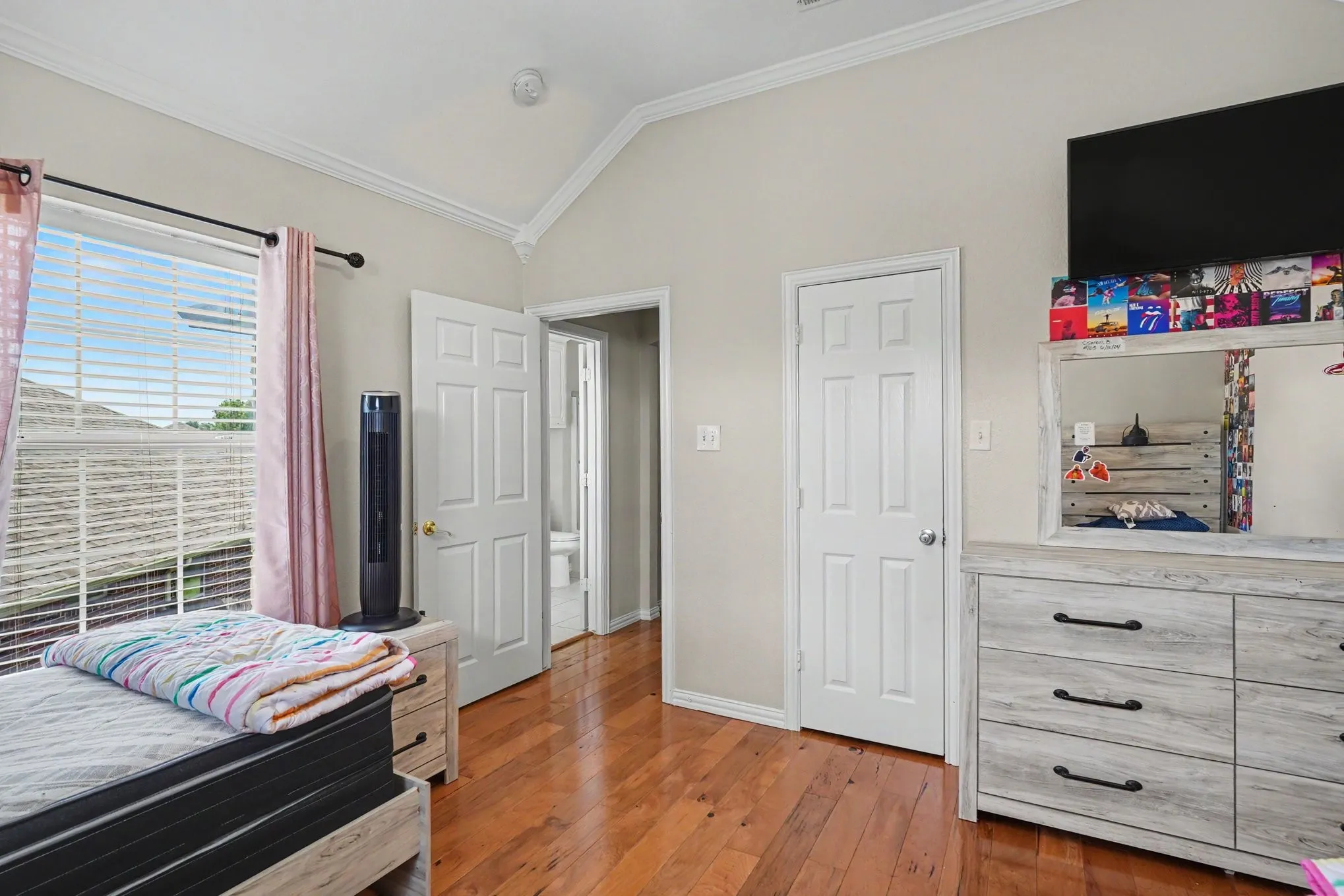 Single Family Residence For Rent in Tarrant County , 8660 Lariat Circle, Fort Worth, Texas 76244, 4 Bedroom, 4 Bathroom, 2 Garage spaces, 3,744 Sqft, built in 2002, Price $3,400, mls#21298956, Real Estate Agent in Fort Worth, Homes For Rent in Tarrant county, Homes For Rent in Fort Worth, Realtor in Fort Worth Texas, Real Estate Brokerage Independent Realty Texas, Luminita Cordes Realtor
