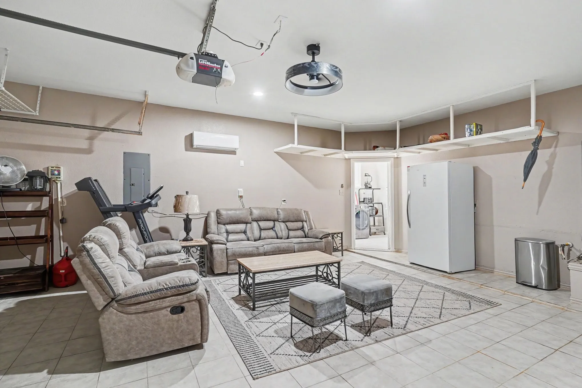 Single Family Residence For Rent in Tarrant County , 8660 Lariat Circle, Fort Worth, Texas 76244, 4 Bedroom, 4 Bathroom, 2 Garage spaces, 3,744 Sqft, built in 2002, Price $3,400, mls#21298956, Real Estate Agent in Fort Worth, Homes For Rent in Tarrant county, Homes For Rent in Fort Worth, Realtor in Fort Worth Texas, Real Estate Brokerage Independent Realty Texas, Luminita Cordes Realtor