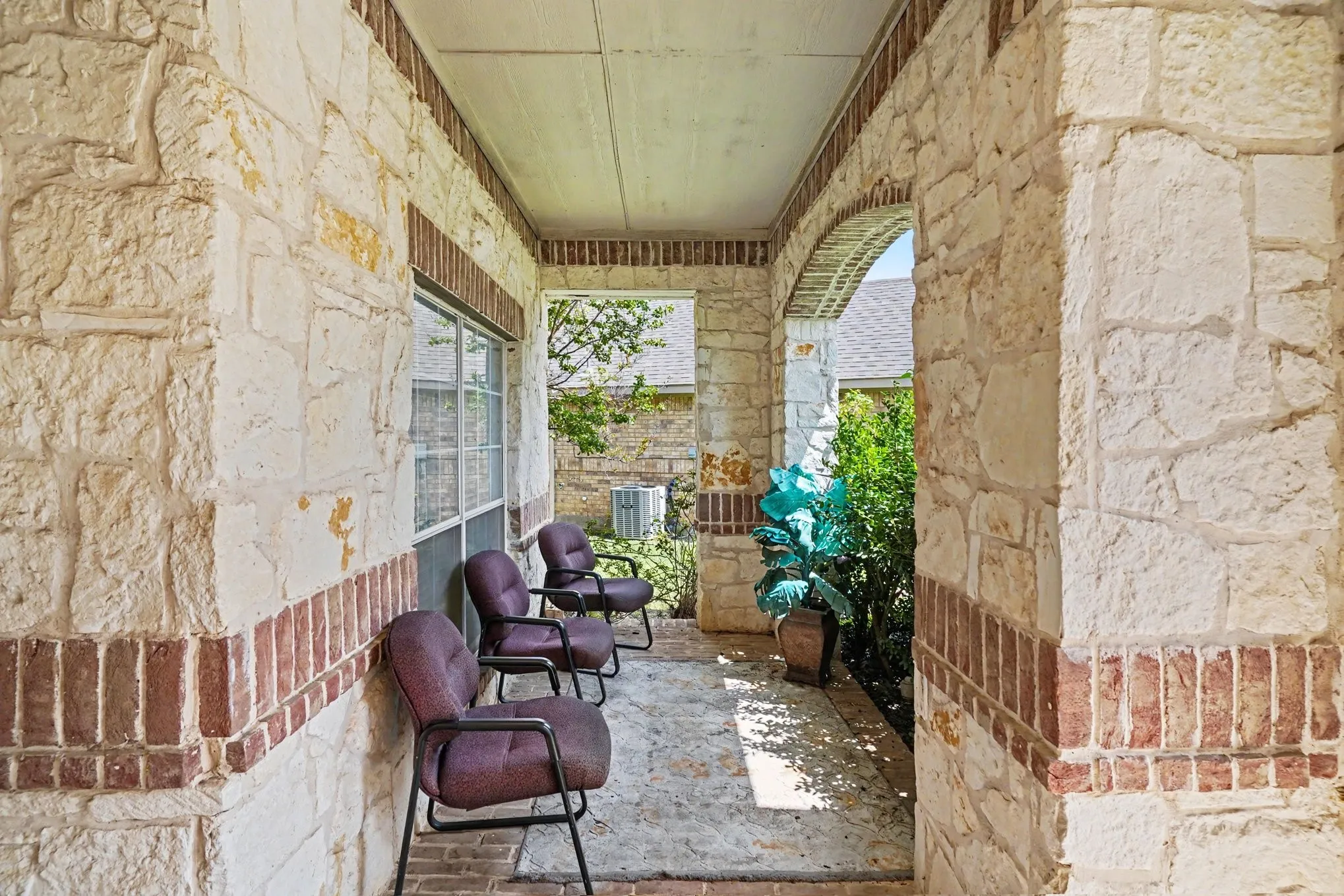 Single Family Residence For Rent in Tarrant County , 8660 Lariat Circle, Fort Worth, Texas 76244, 4 Bedroom, 4 Bathroom, 2 Garage spaces, 3,744 Sqft, built in 2002, Price $3,400, mls#21298956, Real Estate Agent in Fort Worth, Homes For Rent in Tarrant county, Homes For Rent in Fort Worth, Realtor in Fort Worth Texas, Real Estate Brokerage Independent Realty Texas, Luminita Cordes Realtor