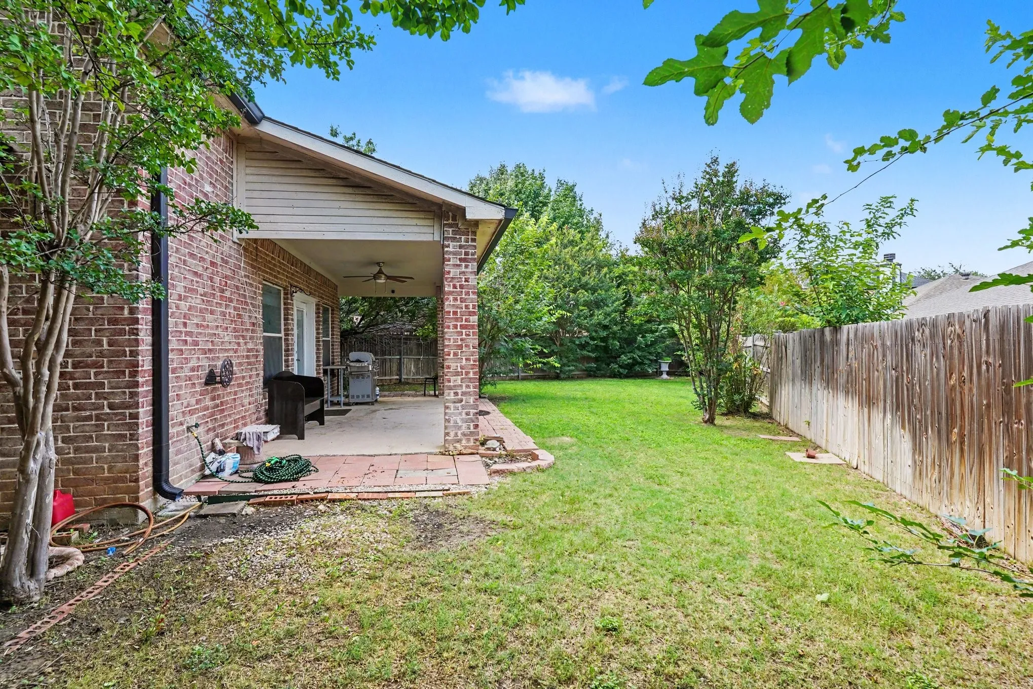 Single Family Residence For Rent in Tarrant County , 8660 Lariat Circle, Fort Worth, Texas 76244, 4 Bedroom, 4 Bathroom, 2 Garage spaces, 3,744 Sqft, built in 2002, Price $3,400, mls#21298956, Real Estate Agent in Fort Worth, Homes For Rent in Tarrant county, Homes For Rent in Fort Worth, Realtor in Fort Worth Texas, Real Estate Brokerage Independent Realty Texas, Luminita Cordes Realtor