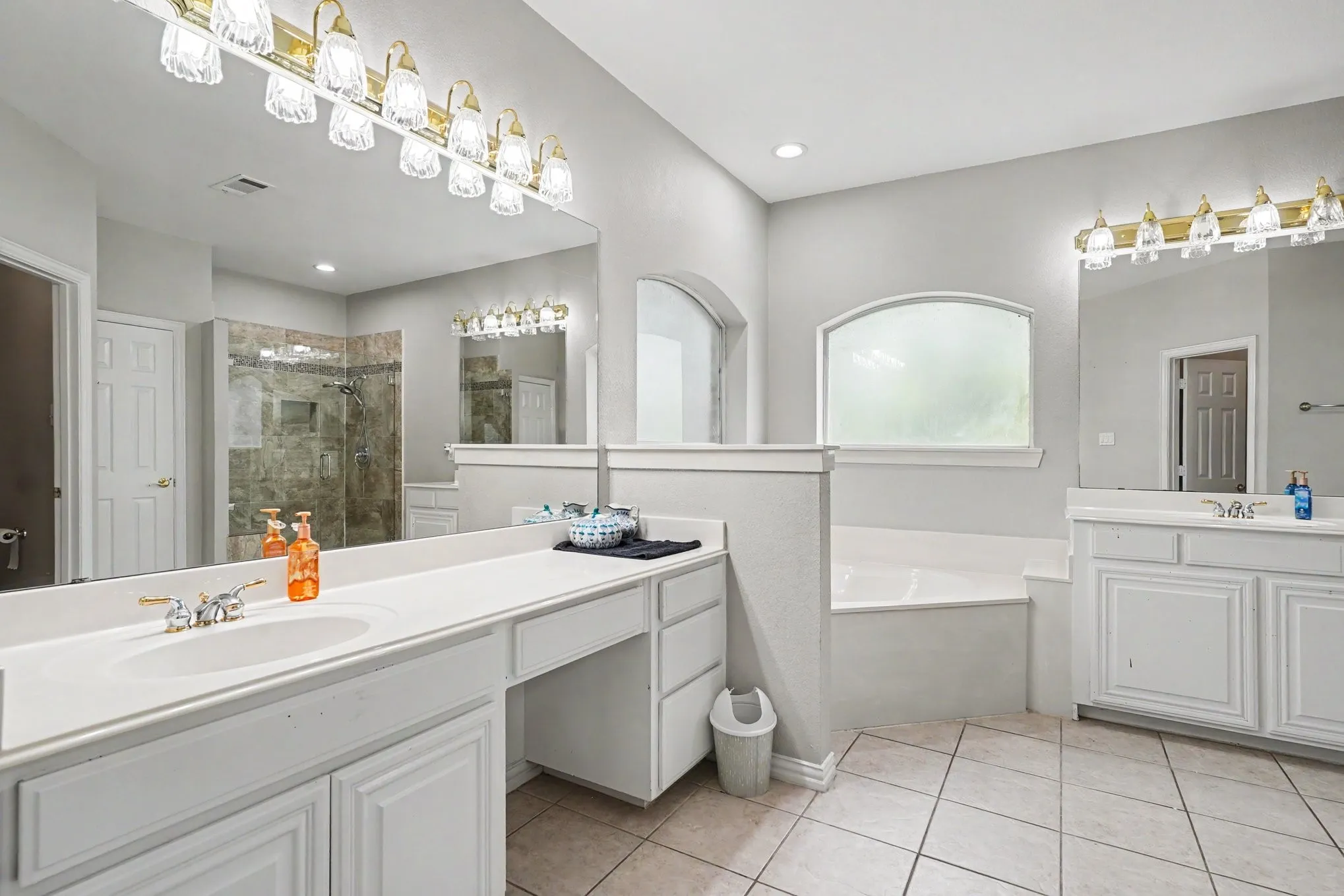 Single Family Residence For Rent in Tarrant County , 8660 Lariat Circle, Fort Worth, Texas 76244, 4 Bedroom, 4 Bathroom, 2 Garage spaces, 3,744 Sqft, built in 2002, Price $3,400, mls#21298956, Real Estate Agent in Fort Worth, Homes For Rent in Tarrant county, Homes For Rent in Fort Worth, Realtor in Fort Worth Texas, Real Estate Brokerage Independent Realty Texas, Luminita Cordes Realtor
