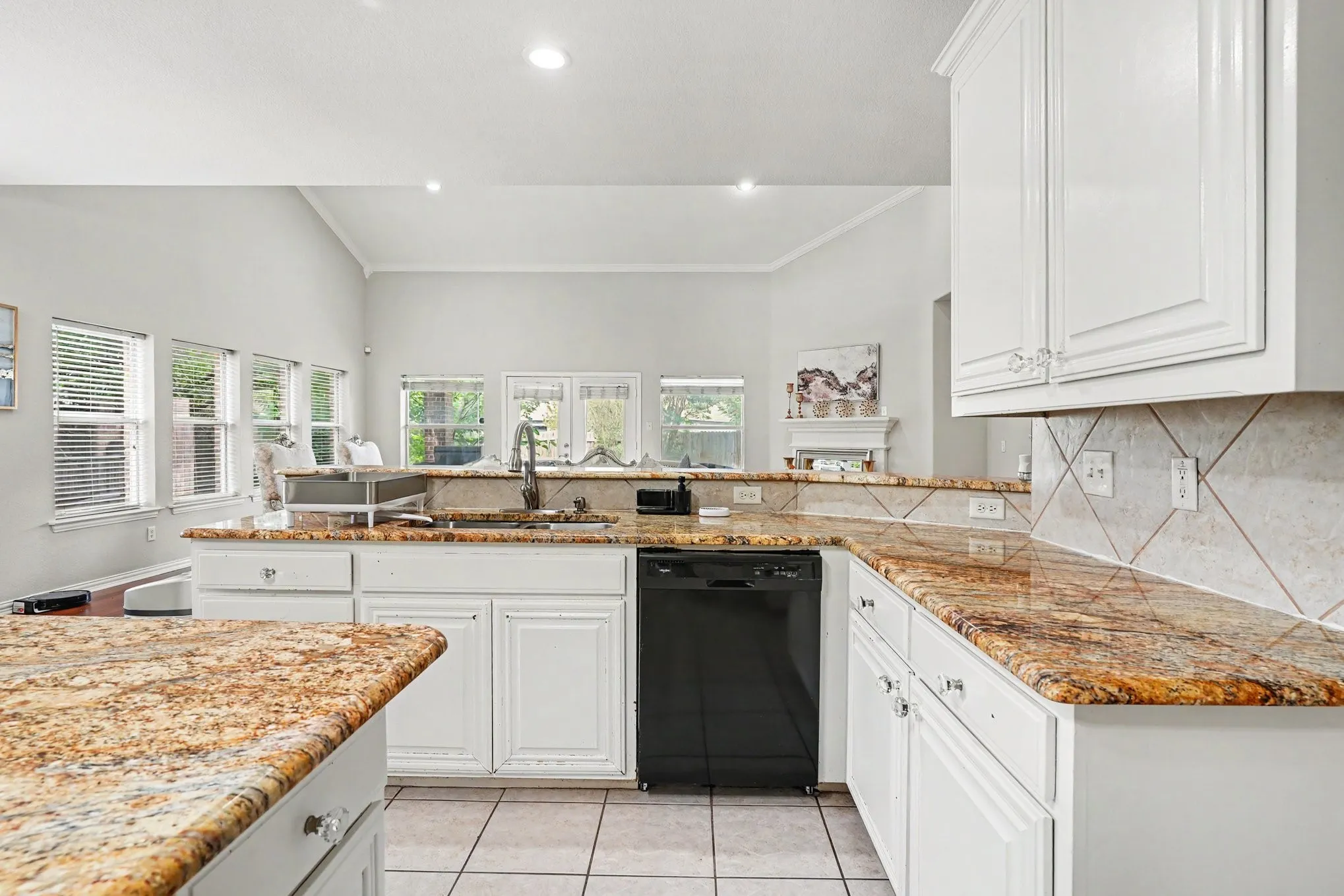 Single Family Residence For Rent in Tarrant County , 8660 Lariat Circle, Fort Worth, Texas 76244, 4 Bedroom, 4 Bathroom, 2 Garage spaces, 3,744 Sqft, built in 2002, Price $3,400, mls#21298956, Real Estate Agent in Fort Worth, Homes For Rent in Tarrant county, Homes For Rent in Fort Worth, Realtor in Fort Worth Texas, Real Estate Brokerage Independent Realty Texas, Luminita Cordes Realtor