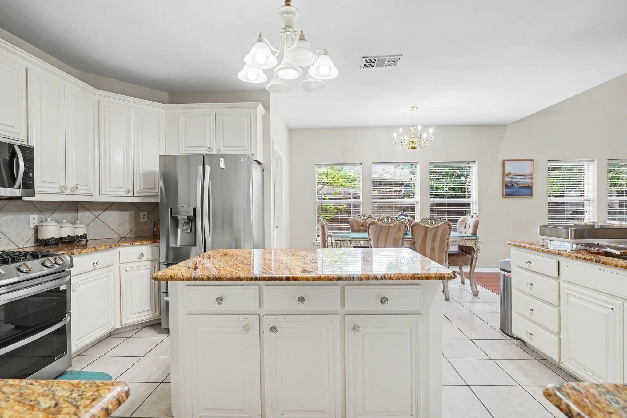 Single Family Residence For Rent in Tarrant County , 8660 Lariat Circle, Fort Worth, Texas 76244, 4 Bedroom, 4 Bathroom, 2 Garage spaces, 3,744 Sqft, built in 2002, Price $3,400, mls#21298956, Real Estate Agent in Fort Worth, Homes For Rent in Tarrant county, Homes For Rent in Fort Worth, Realtor in Fort Worth Texas, Real Estate Brokerage Independent Realty Texas, Luminita Cordes Realtor