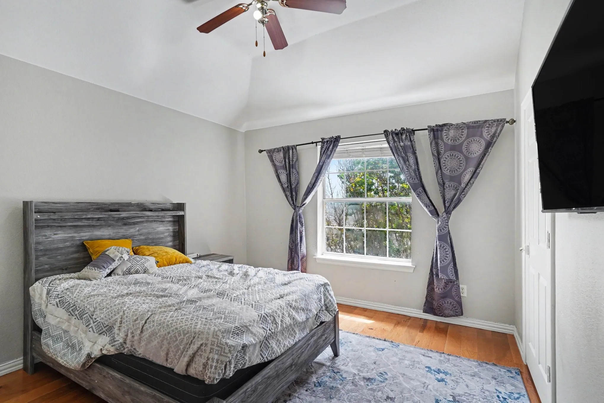 Single Family Residence For Rent in Tarrant County , 8660 Lariat Circle, Fort Worth, Texas 76244, 4 Bedroom, 4 Bathroom, 2 Garage spaces, 3,744 Sqft, built in 2002, Price $3,400, mls#21298956, Real Estate Agent in Fort Worth, Homes For Rent in Tarrant county, Homes For Rent in Fort Worth, Realtor in Fort Worth Texas, Real Estate Brokerage Independent Realty Texas, Luminita Cordes Realtor