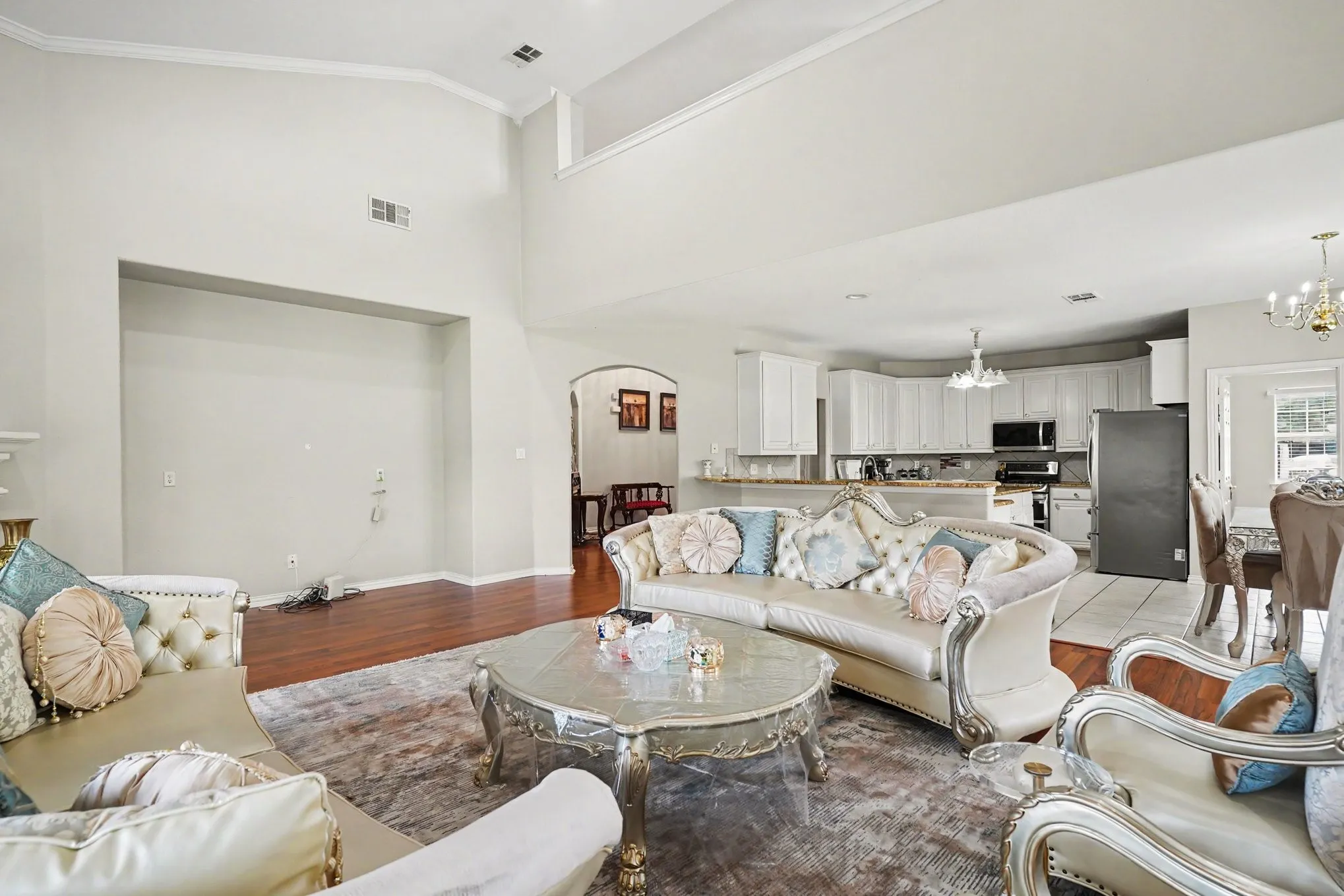 Single Family Residence For Rent in Tarrant County , 8660 Lariat Circle, Fort Worth, Texas 76244, 4 Bedroom, 4 Bathroom, 2 Garage spaces, 3,744 Sqft, built in 2002, Price $3,400, mls#21298956, Real Estate Agent in Fort Worth, Homes For Rent in Tarrant county, Homes For Rent in Fort Worth, Realtor in Fort Worth Texas, Real Estate Brokerage Independent Realty Texas, Luminita Cordes Realtor