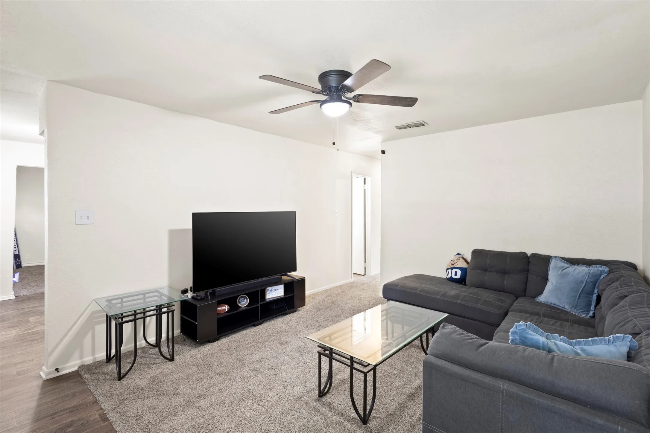 Single Family Residence For Sale in Ellis County , 111 Alamo Street, Waxahachie, Texas 75165, 3 Bedroom, 2 Bathroom, Garage spaces, 1,025 Sqft, built in 1978, mls#21299378, Real Estate Agent in Waxahachie, Homes For Sale in Ellis county, Homes For Sale in Waxahachie, Realtor in Waxahachie Texas, Real Estate Brokerage Independent Realty Texas, Luminita Cordes Realtor