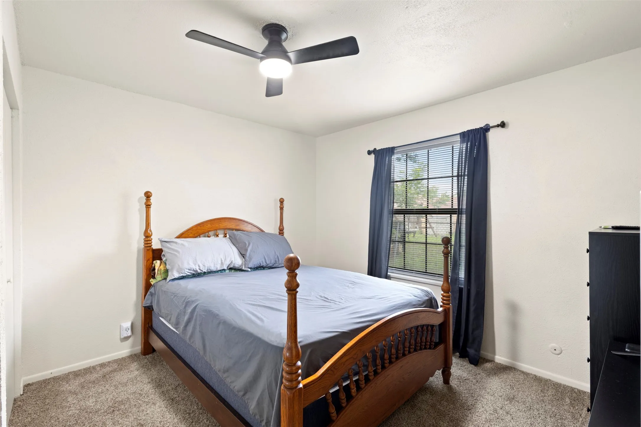 Single Family Residence For Sale in Ellis County , 111 Alamo Street, Waxahachie, Texas 75165, 3 Bedroom, 2 Bathroom, Garage spaces, 1,025 Sqft, built in 1978, mls#21299378, Real Estate Agent in Waxahachie, Homes For Sale in Ellis county, Homes For Sale in Waxahachie, Realtor in Waxahachie Texas, Real Estate Brokerage Independent Realty Texas, Luminita Cordes Realtor