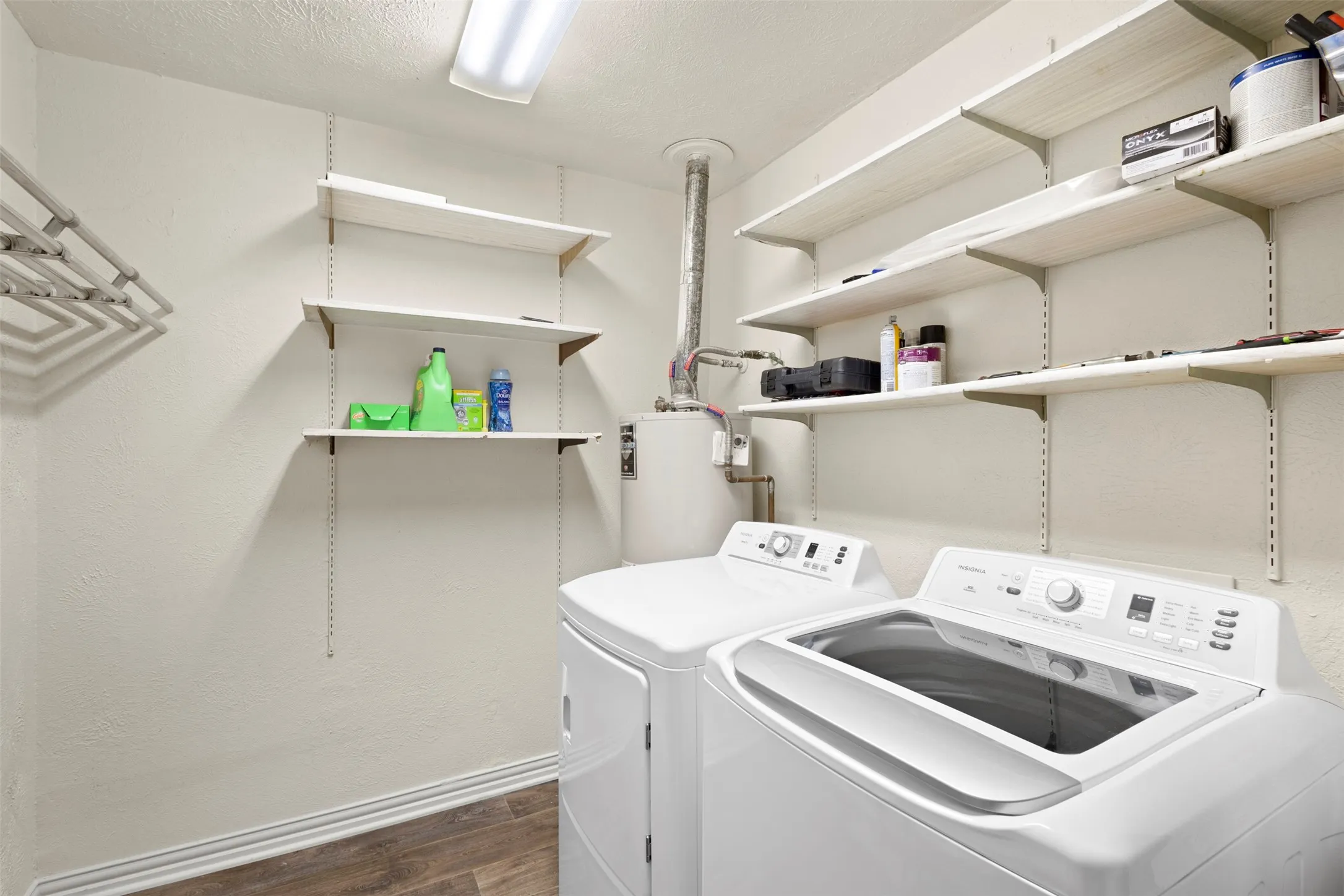 Single Family Residence For Sale in Ellis County , 111 Alamo Street, Waxahachie, Texas 75165, 3 Bedroom, 2 Bathroom, Garage spaces, 1,025 Sqft, built in 1978, mls#21299378, Real Estate Agent in Waxahachie, Homes For Sale in Ellis county, Homes For Sale in Waxahachie, Realtor in Waxahachie Texas, Real Estate Brokerage Independent Realty Texas, Luminita Cordes Realtor